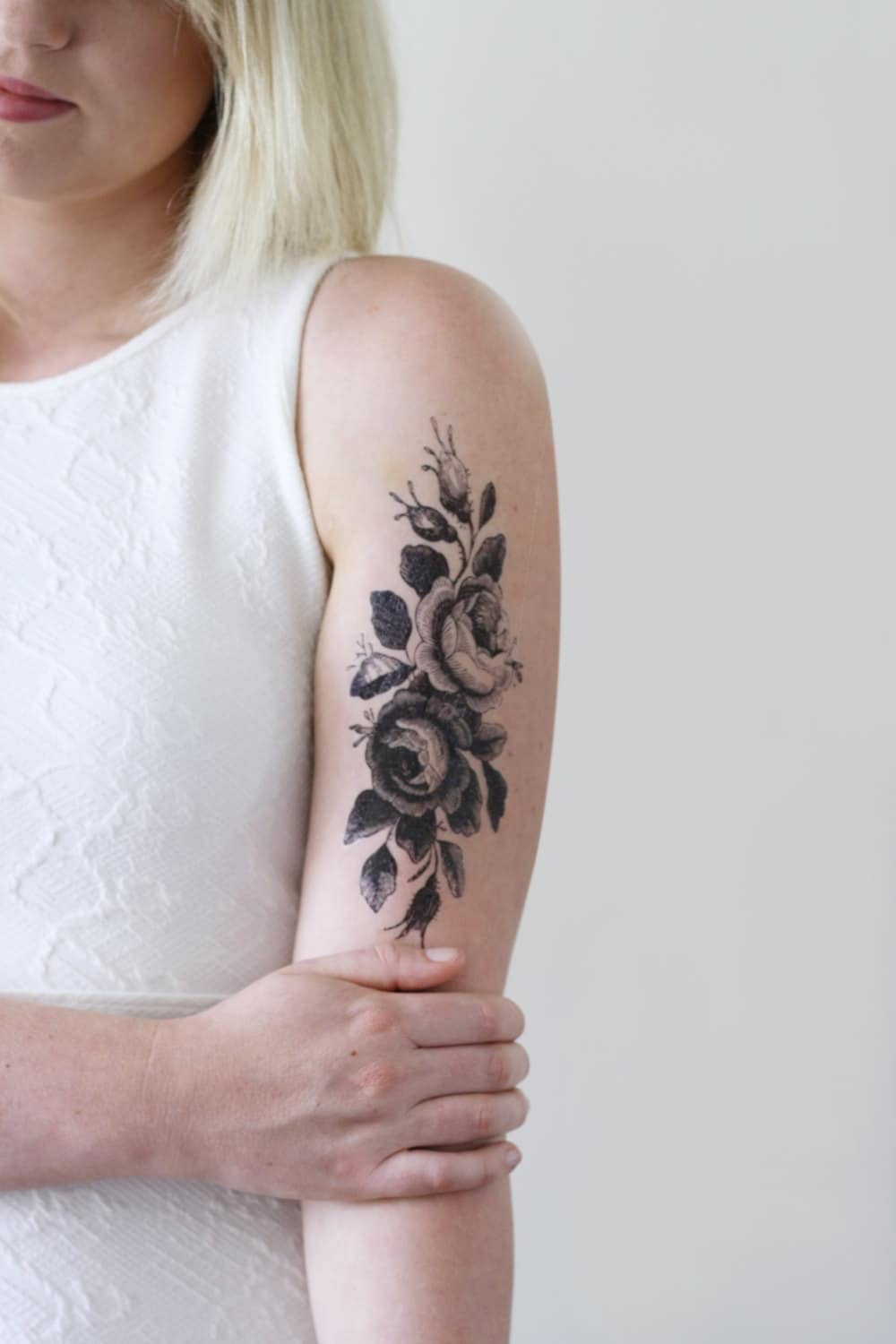 Großes Blumen Temporäres Tattoo | Rose Boho Geschenkidee Festival Accessoire Größe/Maße/Gewicht Großes Blumen Temporäres Tattoo | Rose Boho Geschenkidee Festival Accessoire Größe/Maße/Gewicht von Etsy - Tattoorary