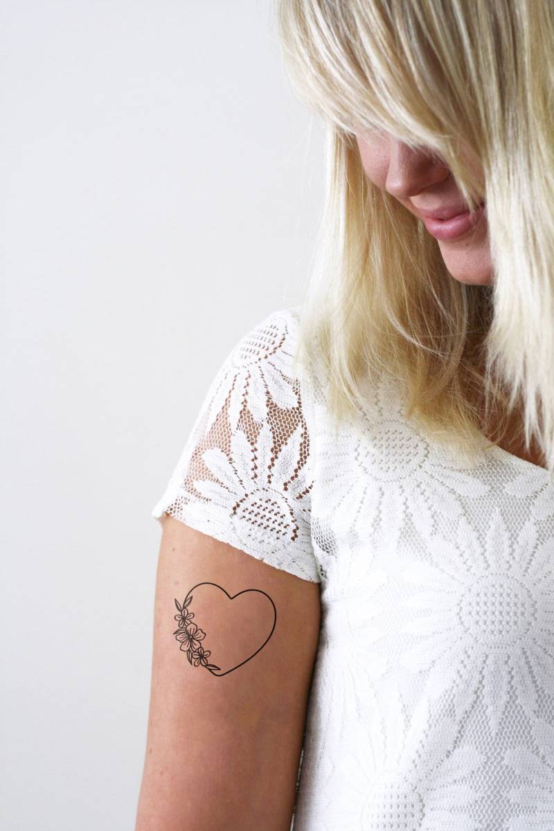 Herz Und Blumen Temporäres Tattoo | Florales Boho Geschenk von Etsy - Tattoorary