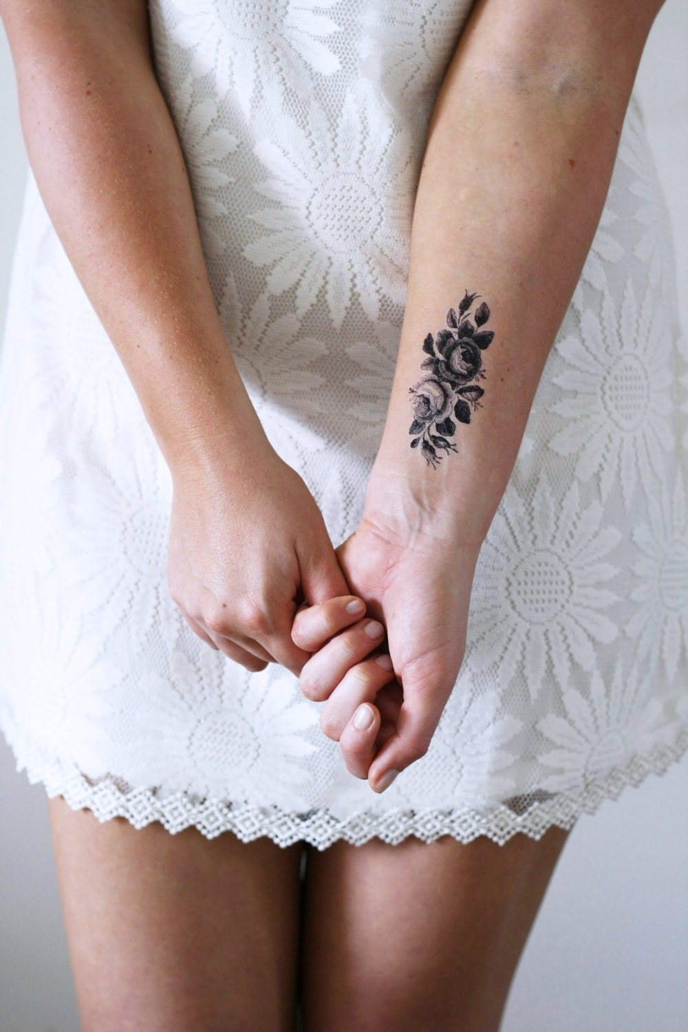 Kleine Rose Temporäres Tattoo | Kleines Blumen Vintage Geschenk Schön von Etsy - Tattoorary