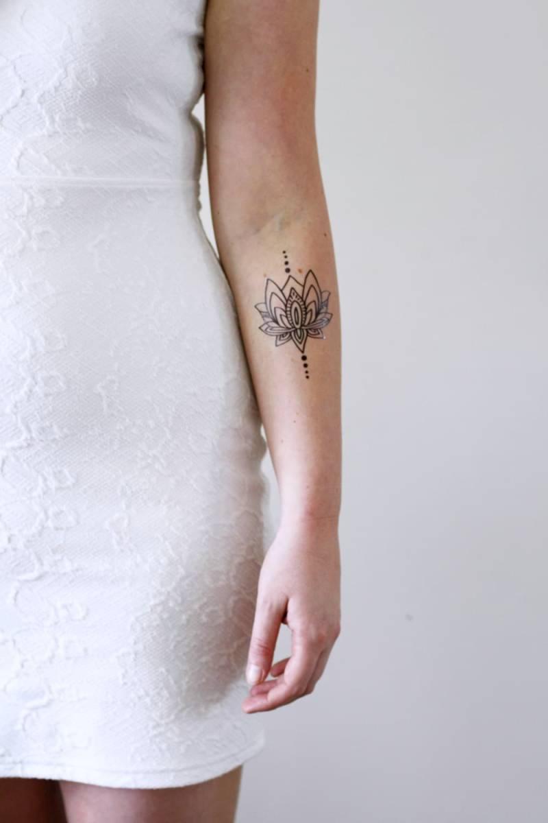 Lotus Temporäres Tattoo | Boho Fake Geschenkidee von Etsy - Tattoorary