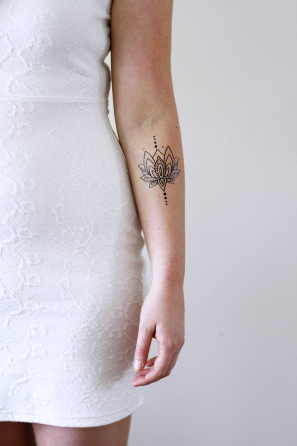 Lotus Temporäres Tattoo | Boho Fake Geschenkidee Lotus Temporäres Tattoo | Boho Fake Geschenkidee von Etsy - Tattoorary