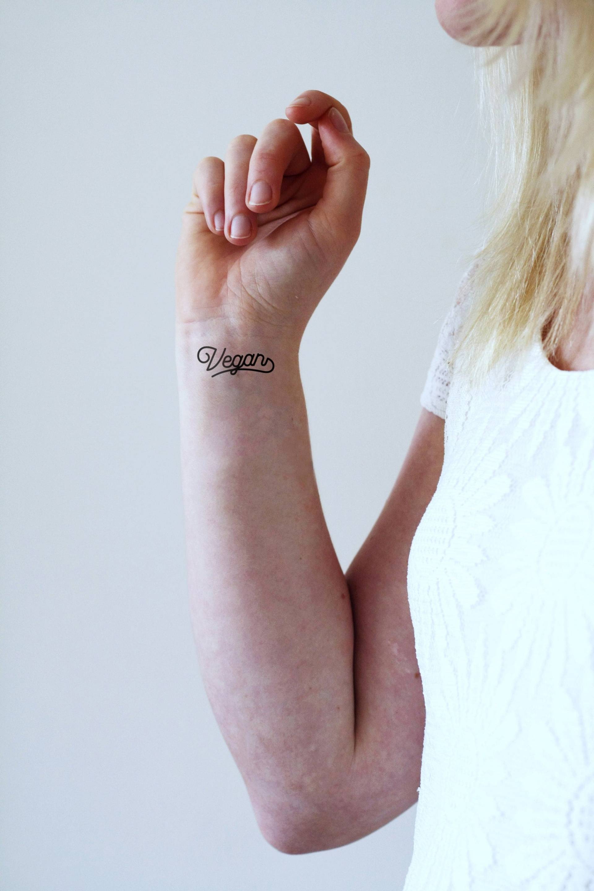 Vegan Temporäres Tattoo | Wort Kleines Spruch Veganes Geschenk Schönheit Selbstfürsorge Vegan Temporäres Tattoo | Wort Kleines Spruch Veganes Geschenk Schönheit Selbstfürsorge von Etsy - Tattoorary