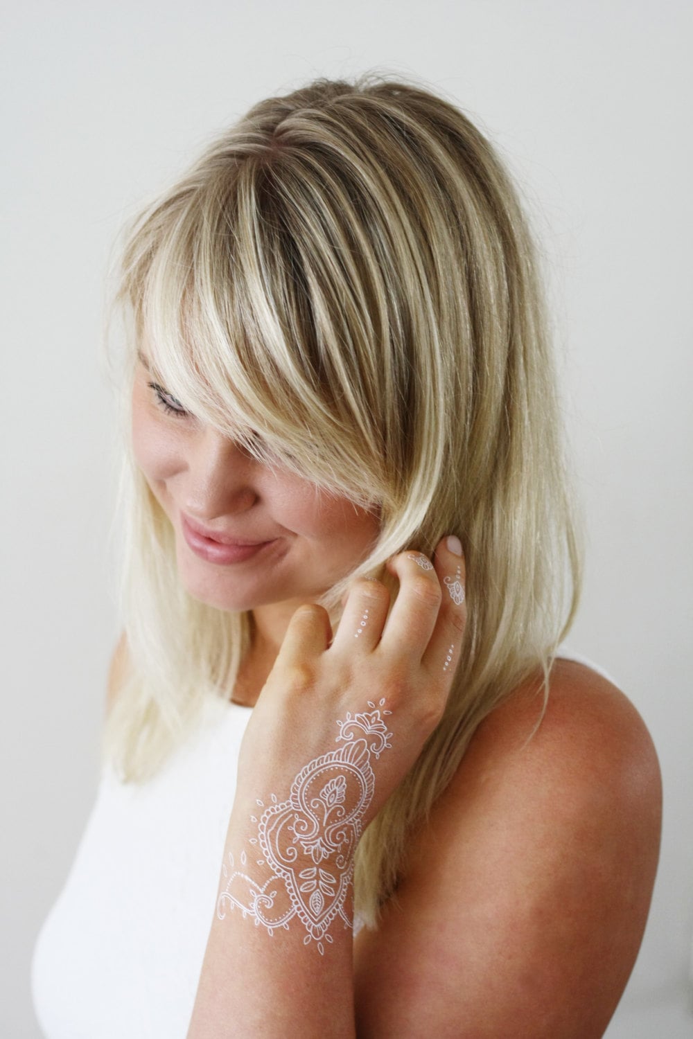 Weißes Henna Temporäre Tattoo | Boho Temporäres Henna-Tattoo Boho Festival Accessoire Metalltattoo von Etsy - Tattoorary