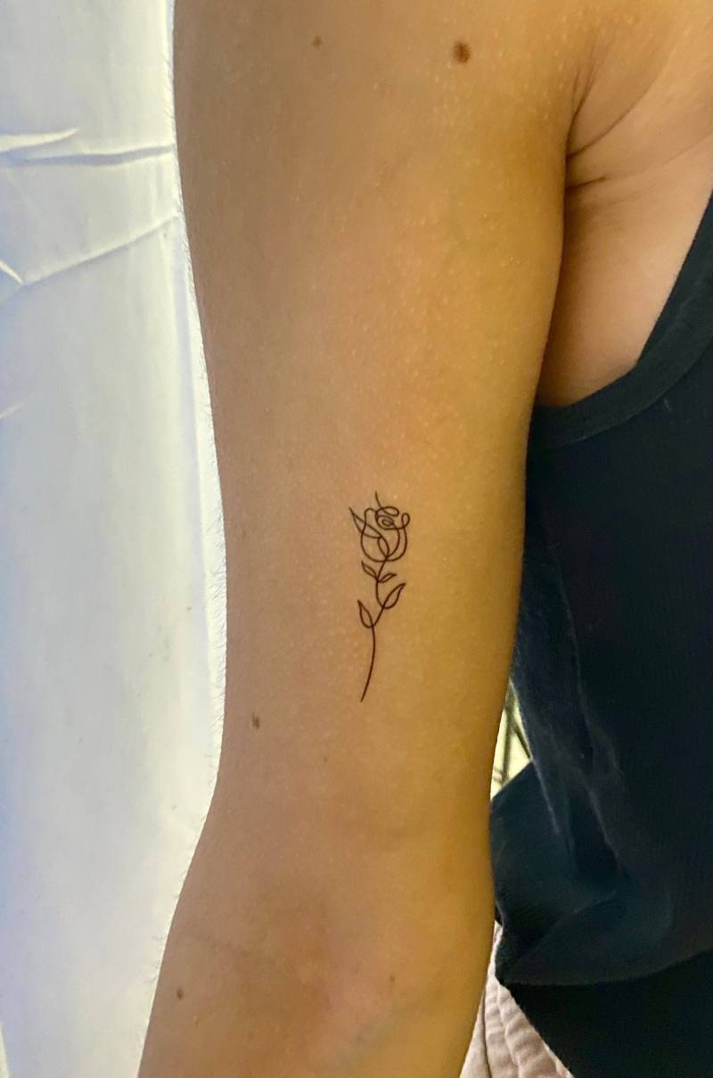 Kleine Rose Temporäres Tattoo | 2Er Set/Florales Blume Feine Linie Fake von Etsy - TemporaryTattooInc