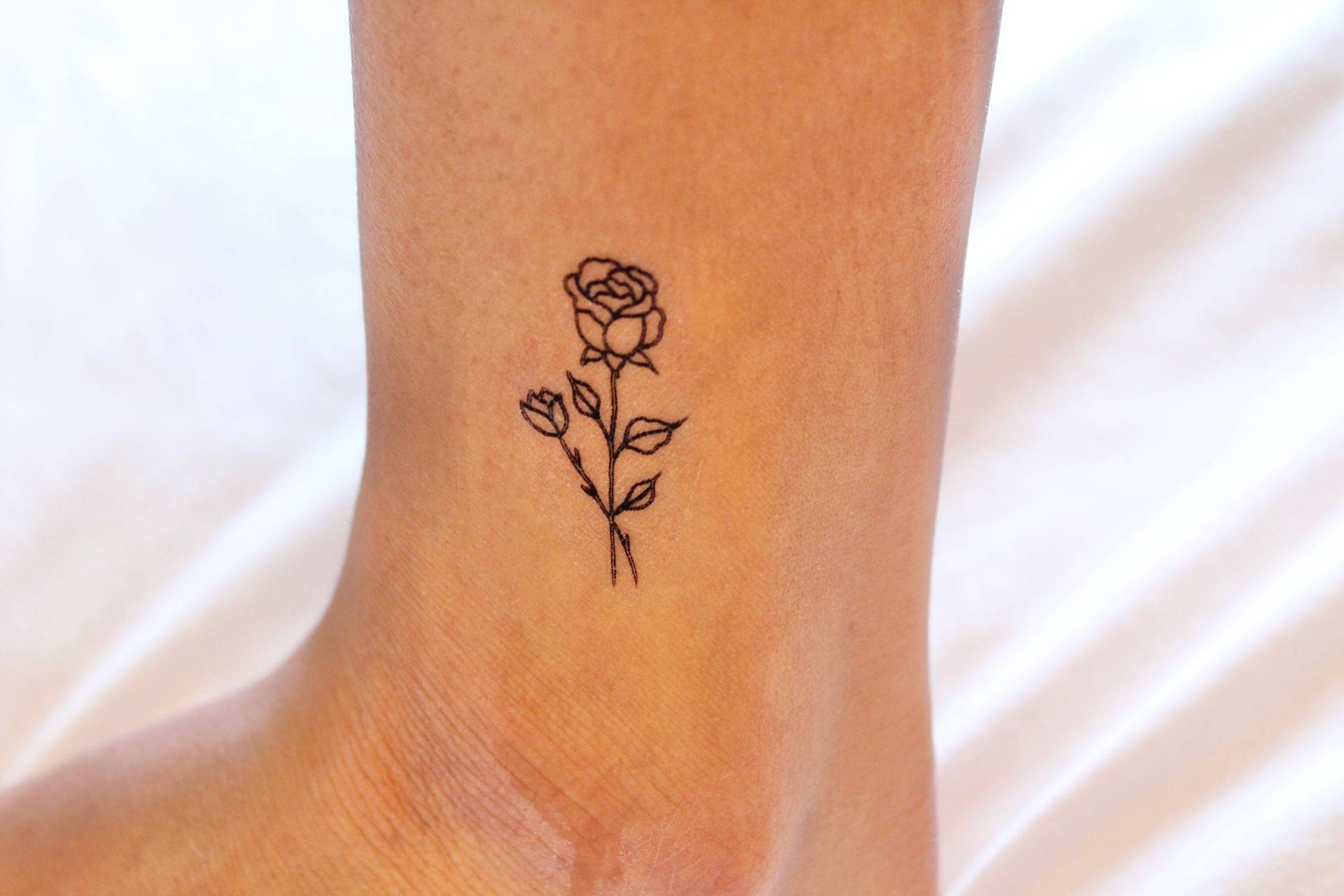 Winzige Rose Temporäres Tattoo | 2Er Set/Boho Blumen Garten-Inspiriertes Rosen von Etsy - TemporaryTattooInc