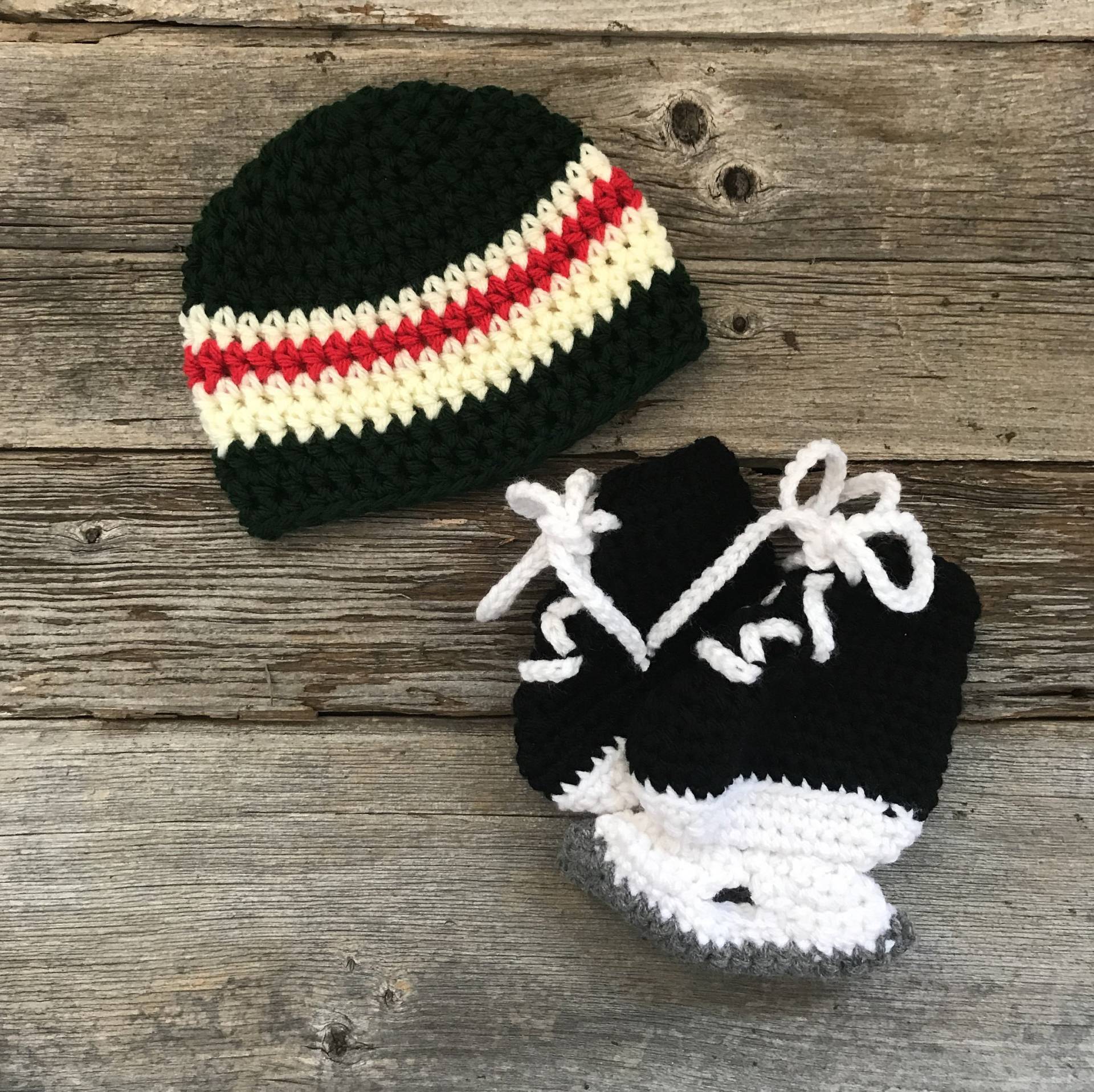 Newborn Hockey Outfit, Photography Prop, Gehäkeltes Skates Newborn Hockey Outfit, Photography Prop, Gehäkeltes Skates von Etsy - Thatscrocheted