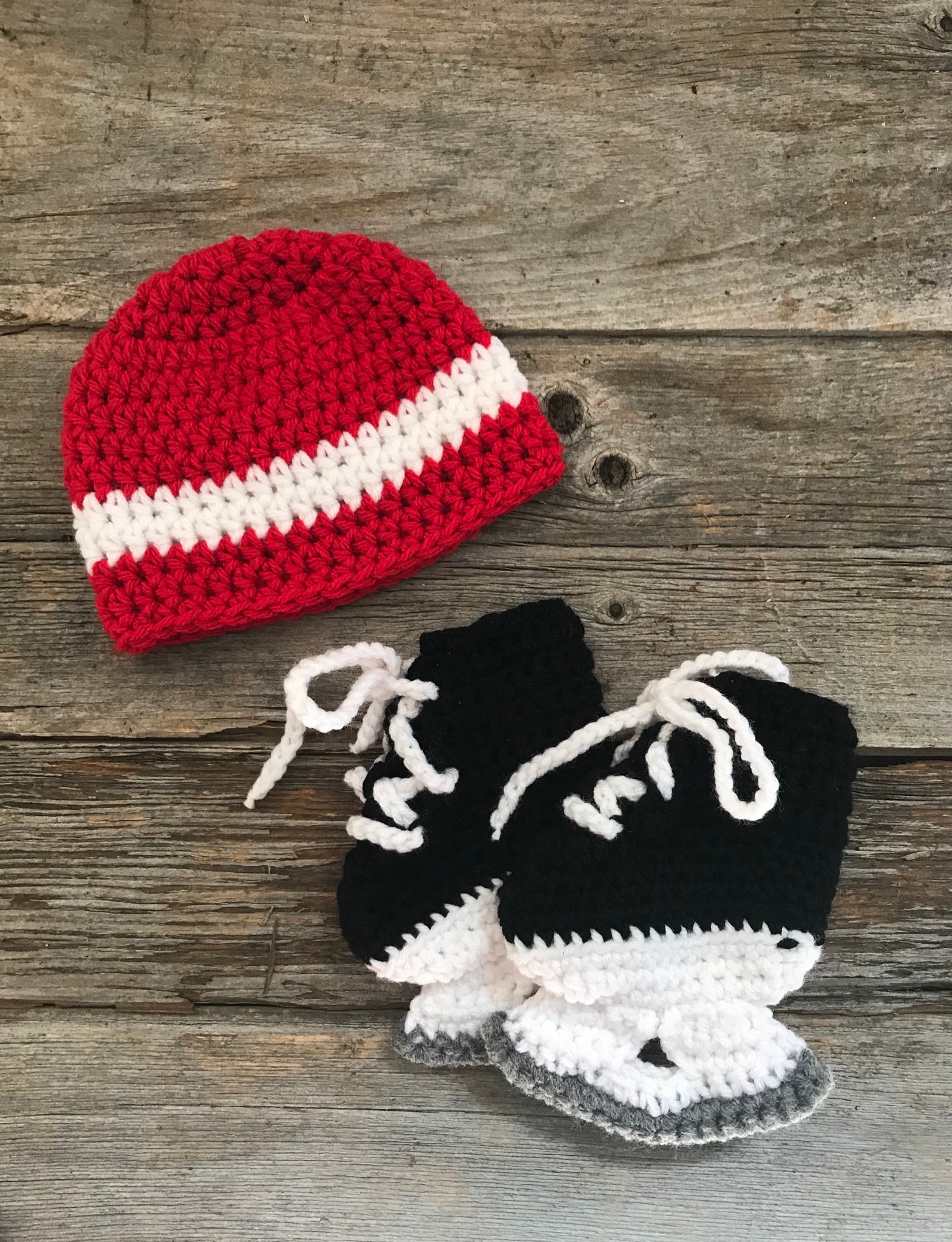 Newborn Hockey Outfit, Photography Prop, Gehäkeltes Skates Newborn Hockey Outfit, Photography Prop, Gehäkeltes Skates von Etsy - Thatscrocheted
