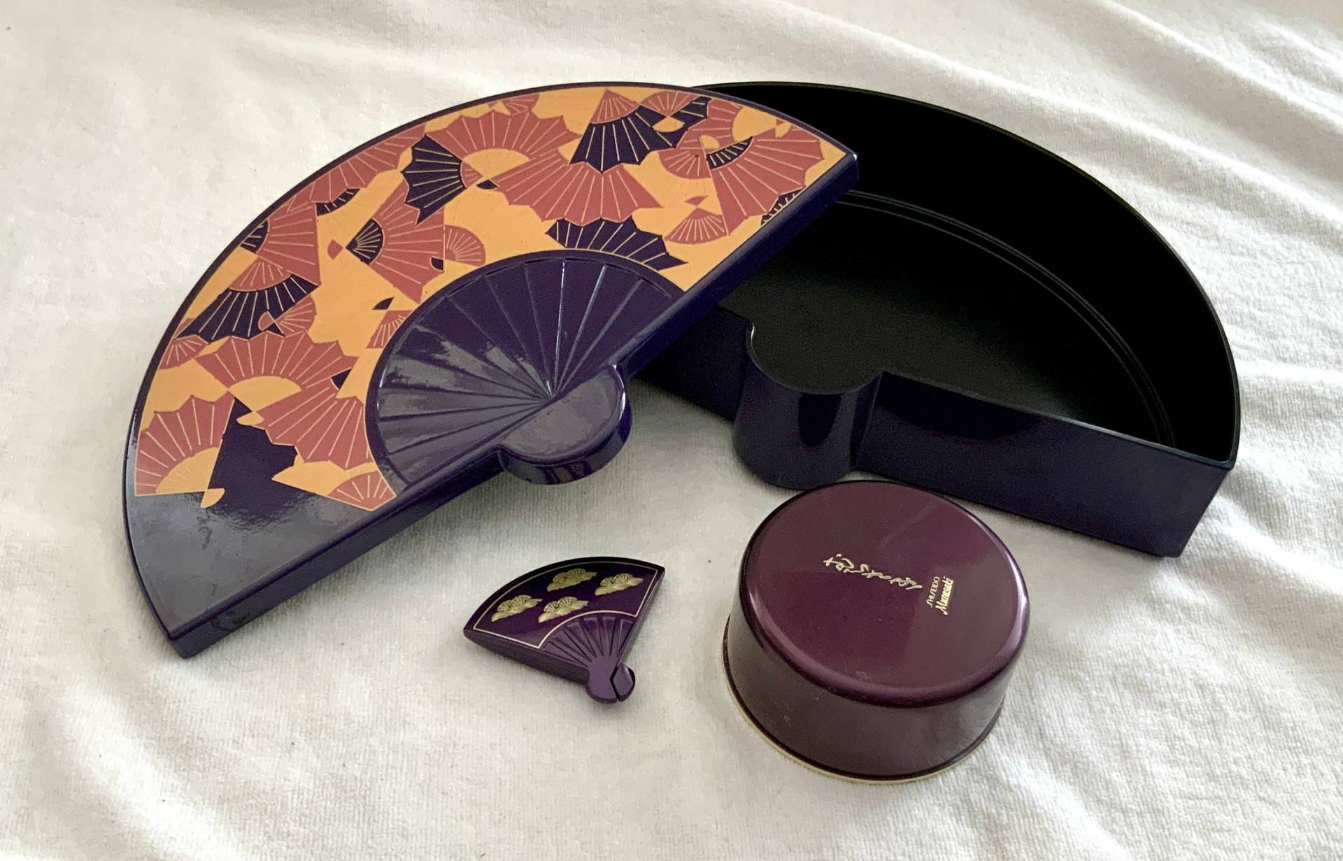 Kiste Shiseido Murasaki von Etsy - TheBlackLizard