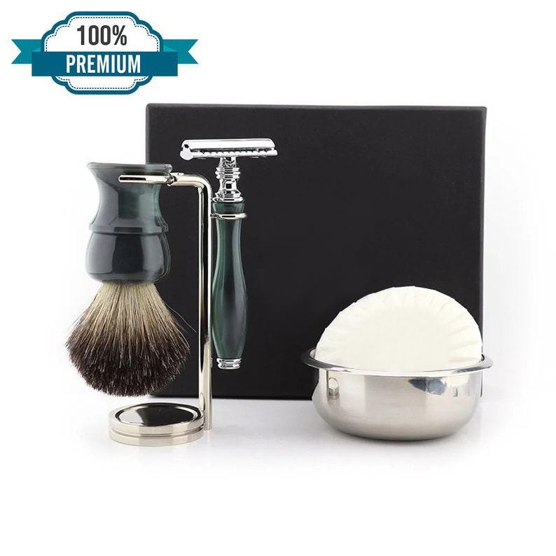 Handgefertigtes 5-Teiliges Herren Rasierset Schwarzdachs-Pinsel, Rasierhobel & Stahlschale Handgefertigtes 5-Teiliges Herren Rasierset Schwarzdachs-Pinsel, Rasierhobel & Stahlschale von Etsy - TheBodyTools