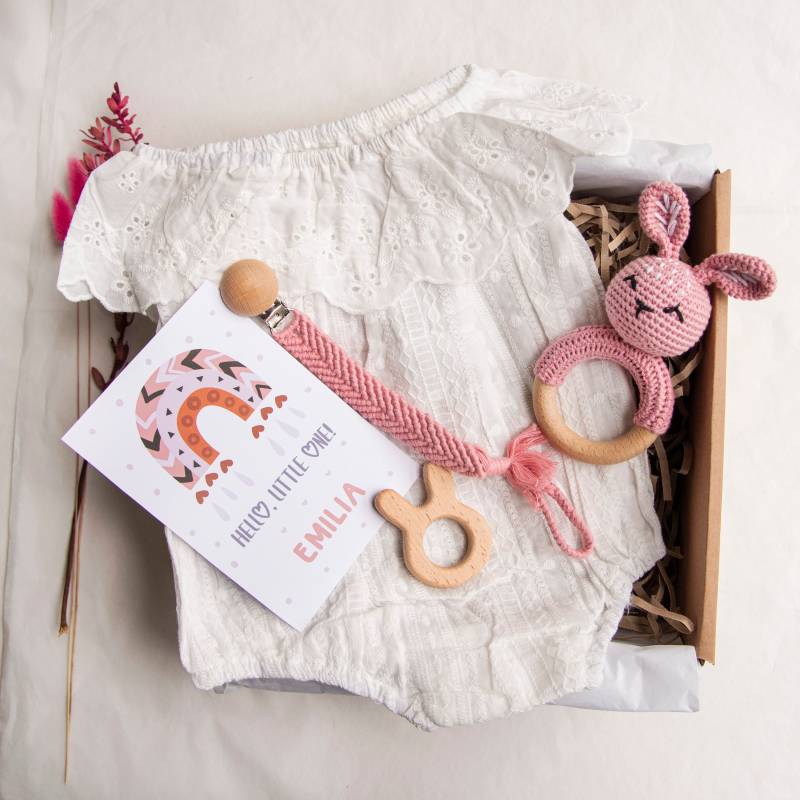 Neugeborenen Baby Girl Geschenkbox, 5 Stück Willkommens Geschenk Set, Babypartygeschenk, Geschenk, Schwangerschaftsgeschenk, Personalisiertes von Etsy - TheBoxOfJoy