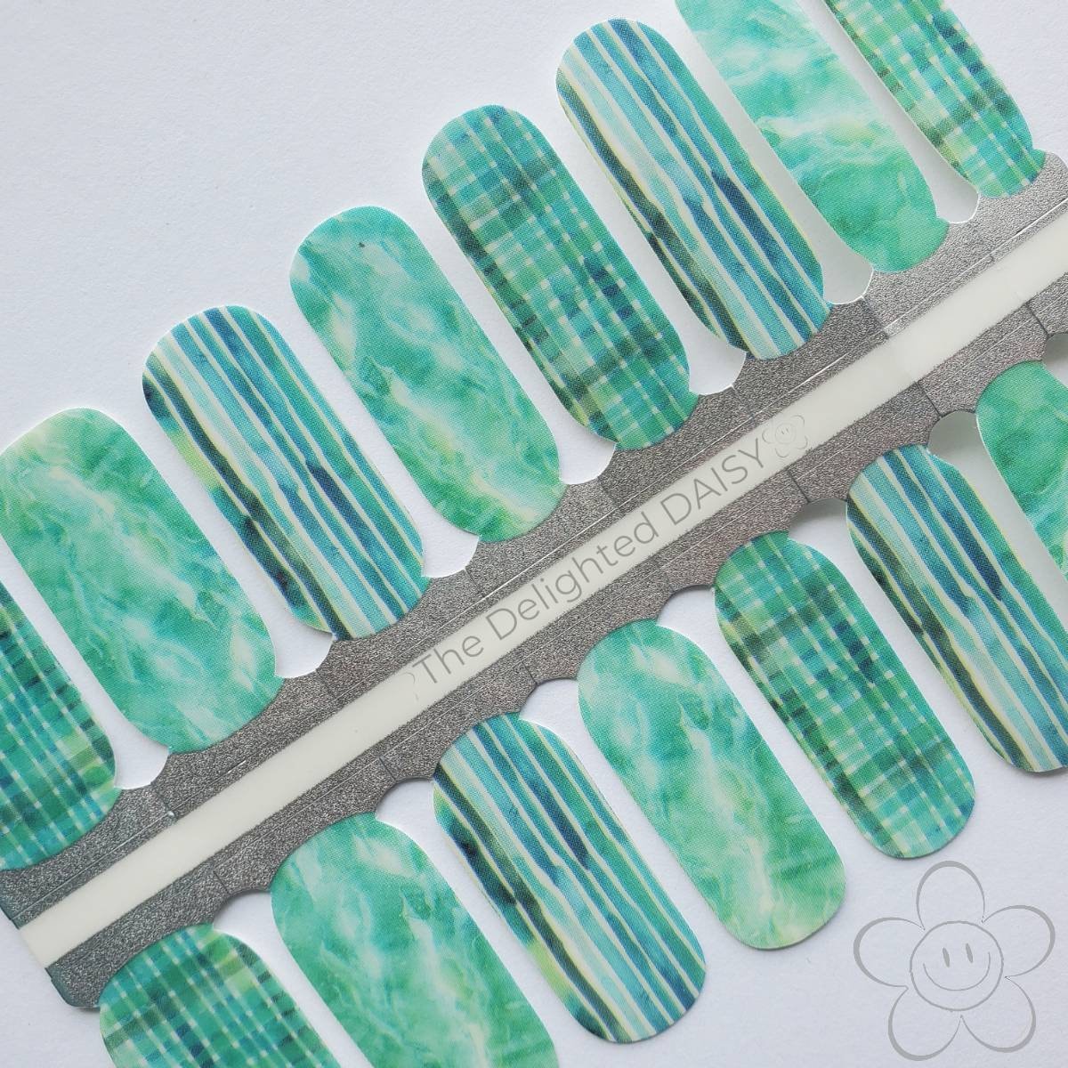 Grün Mit Neid Nagelstreifen, Nagelsticker, Nailart von Etsy - TheDelightedDaisy