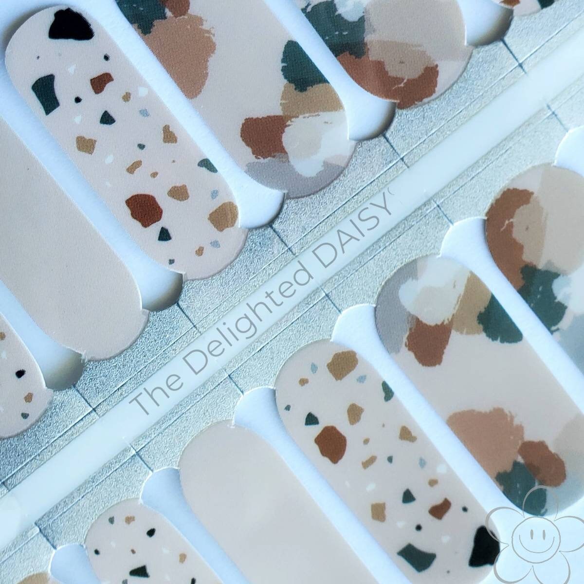 Neutrale Terrazzo Nail Wraps, Nagelstreifen, Nagelsticker, Nailart von Etsy - TheDelightedDaisy