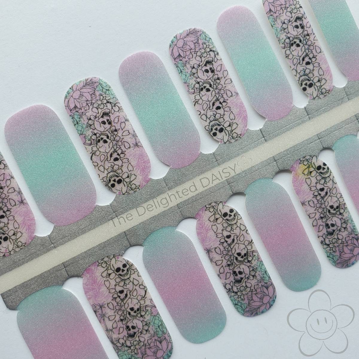 Ombre Shimmer Skull Nail Wraps, Nagelsticker, Nailart von Etsy - TheDelightedDaisy