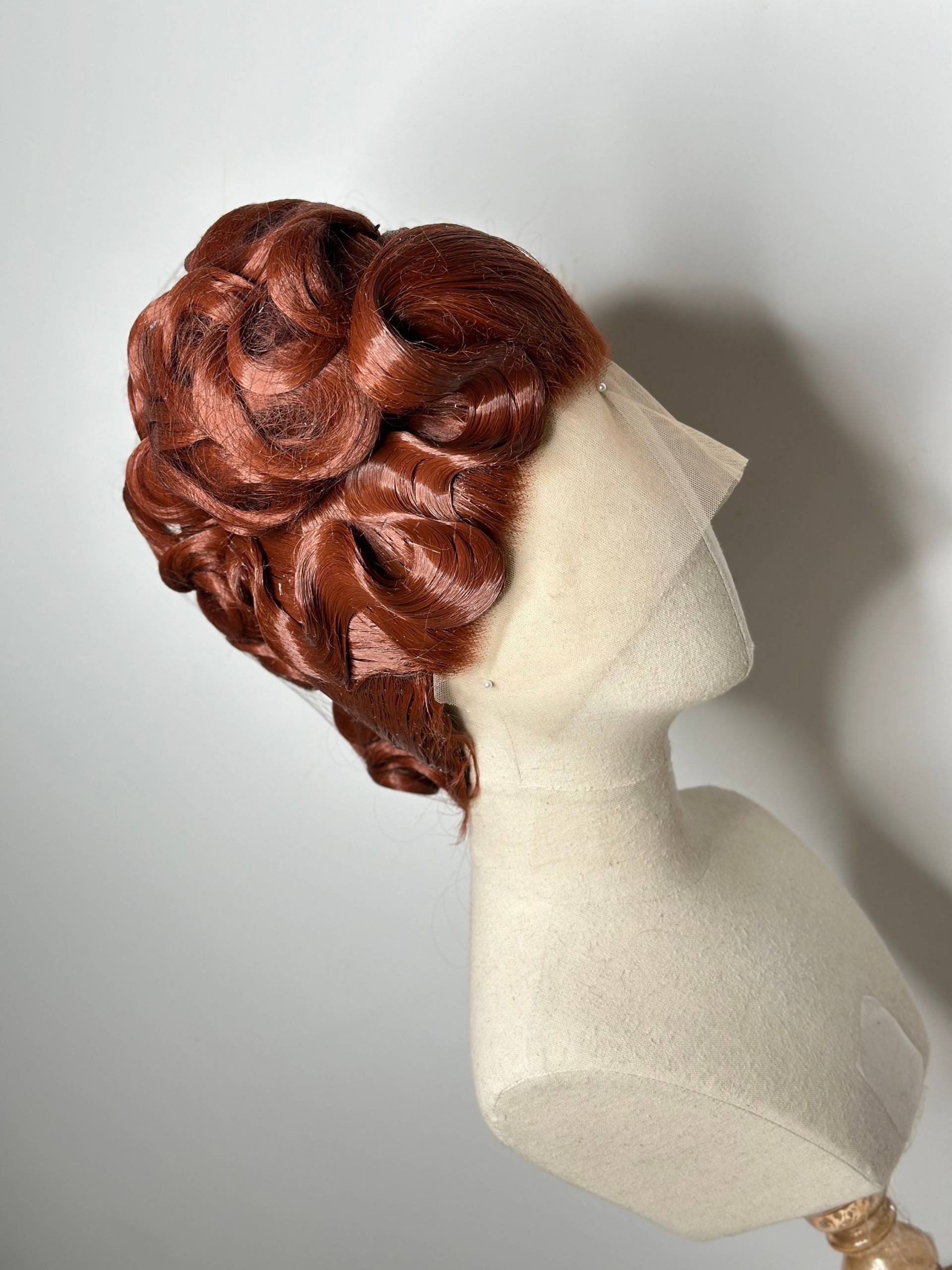 Classy Asymmetrical Updo von Etsy - TheGingHair