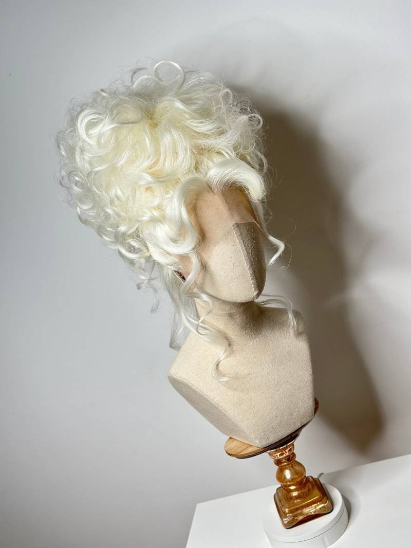 Classy Dolly Updo White-Blonde von Etsy - TheGingHair