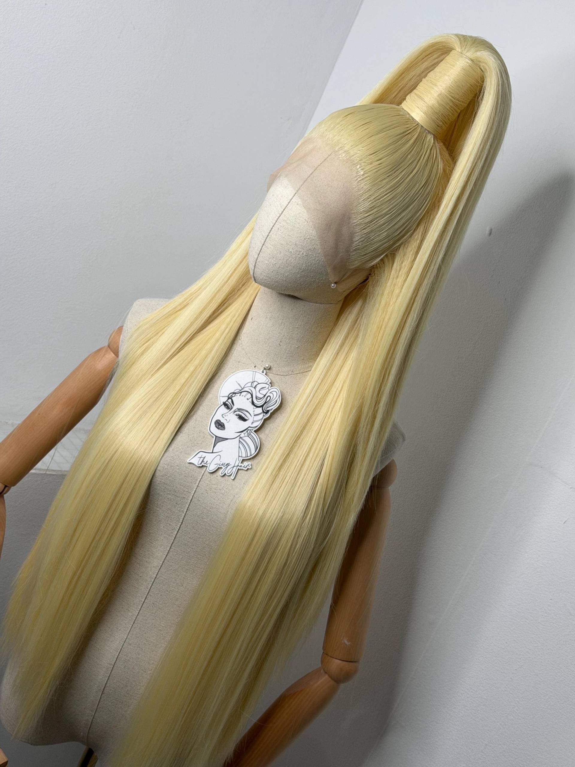 Classy Sleek Ponytail Wig Vanilla Blond Classy Sleek Ponytail Wig Vanilla Blond von Etsy - TheGingHair