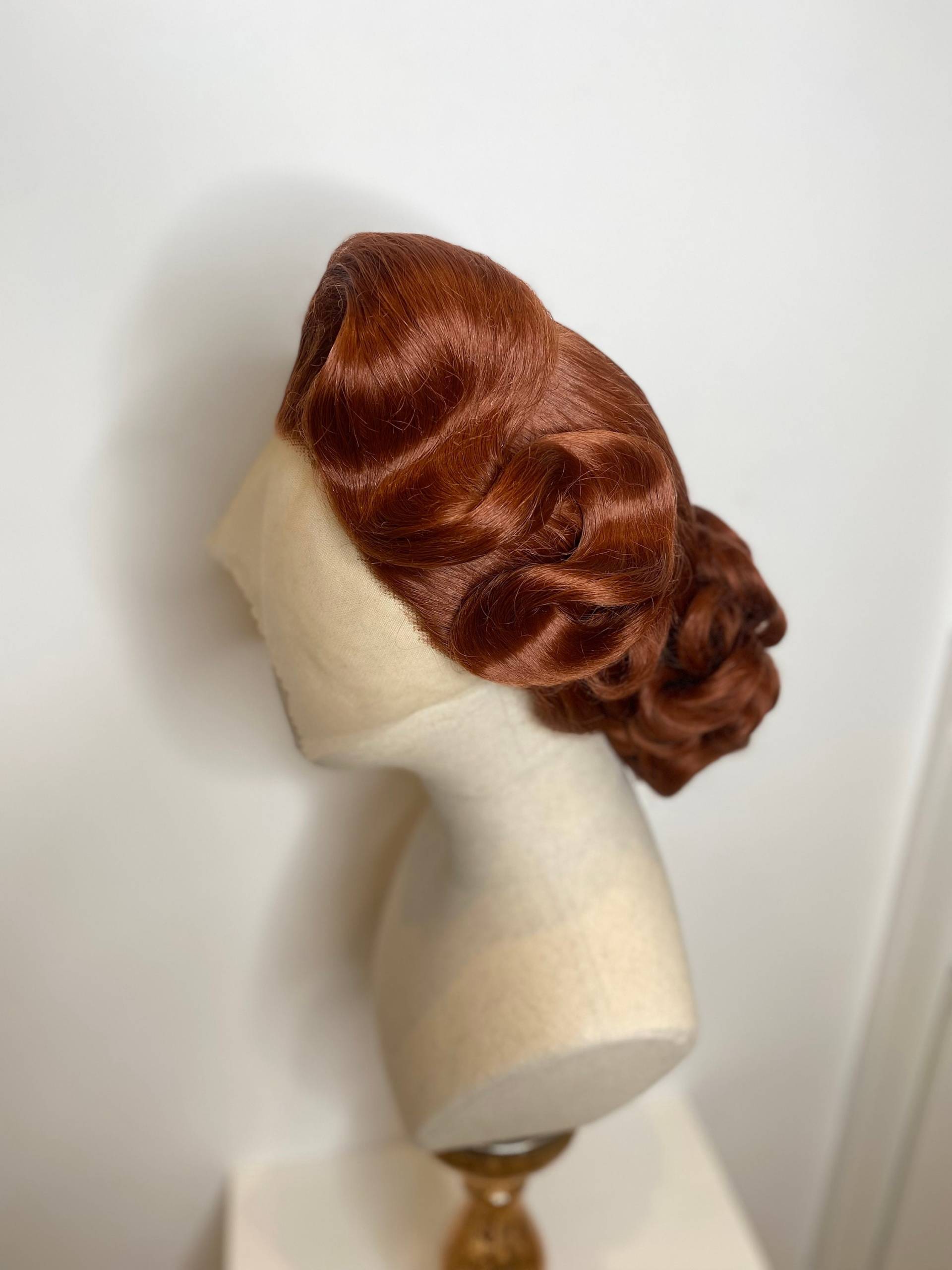 Red History Side Wave Updo Wig von Etsy - TheGingHair