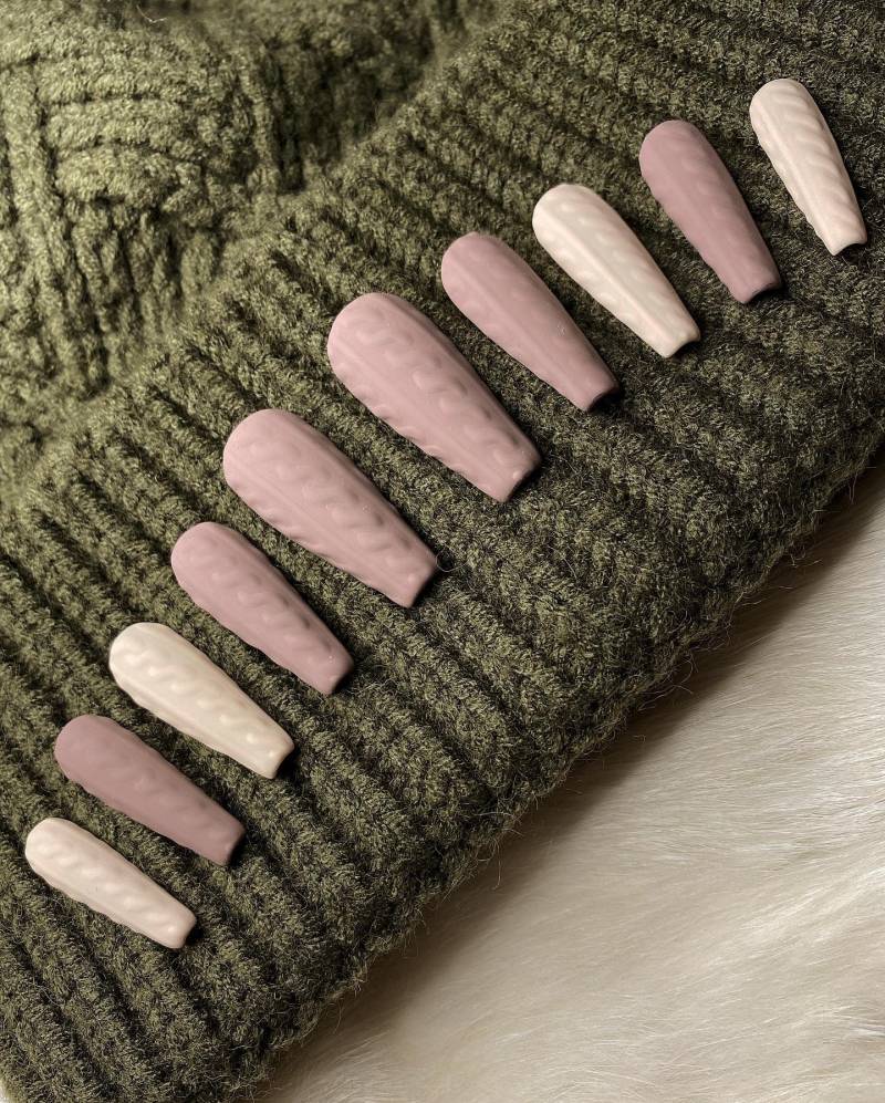 Nagel-Set, Gellack, Weihnachten, Braun Und Beige, Strickpullover Detailing, Matt von Etsy - TheNailArtStudio