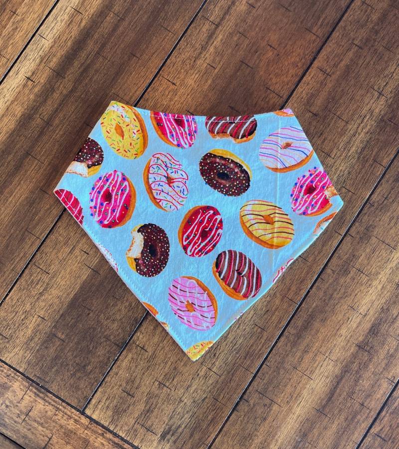 Lustiges Donut Bandana Drool Baby Lätzchen von Etsy - TheNordicNana