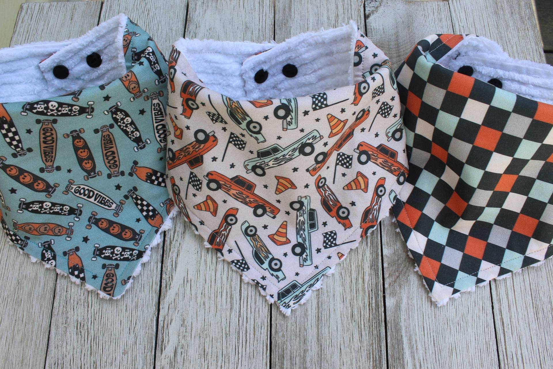 S8Kter Jungen Bandana Bib Set | Baby Junge Auto Babyib Skater Geschenkset Drool von Etsy - TheRedFoxFinds