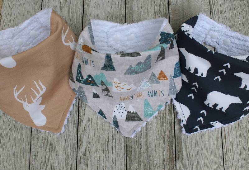 Woodland Baby Bib Set | Junge Geschenkset Jungen Bandana Bibs Reh-Baby-| Bär Baby-Bib Shower von Etsy - TheRedFoxFinds