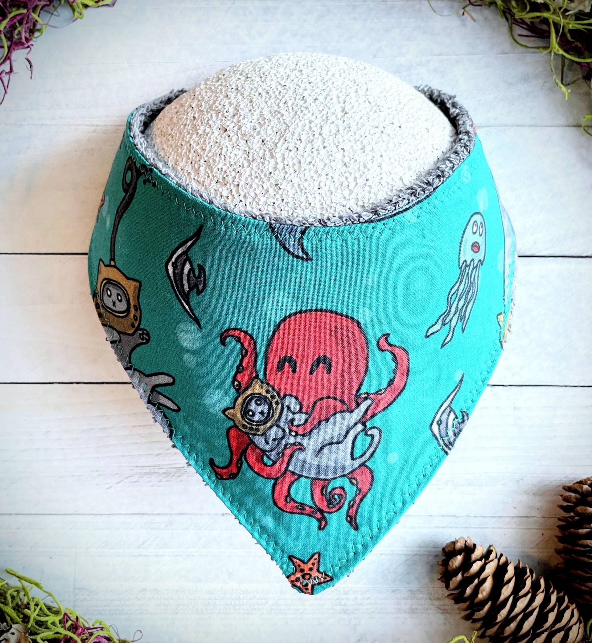 Lätzchen | Seekatzen Bandana Zahnen Sabbern Absorbierende Baby Shower Geburt Geschenk Verstellbare Druckknöpfe Ocean Scuba Octopus Süßer Spaß Lätzchen | Seekatzen Bandana Zahnen Sabbern Absorbierende Baby Shower Geburt Geschenk Verstellbare Druckknöpfe Ocean Scuba Octopus Süßer Spaß von Etsy - TheWobblyWaterbear