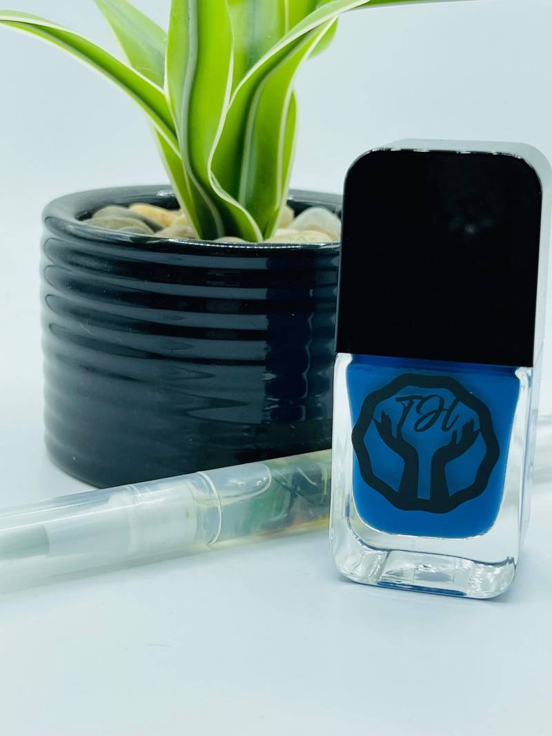 Azurblauer | Mittelblauer Nagellack Ideal Für Konferenzräume, Brunch Oder Party von Etsy - TheseHandsNailSupply