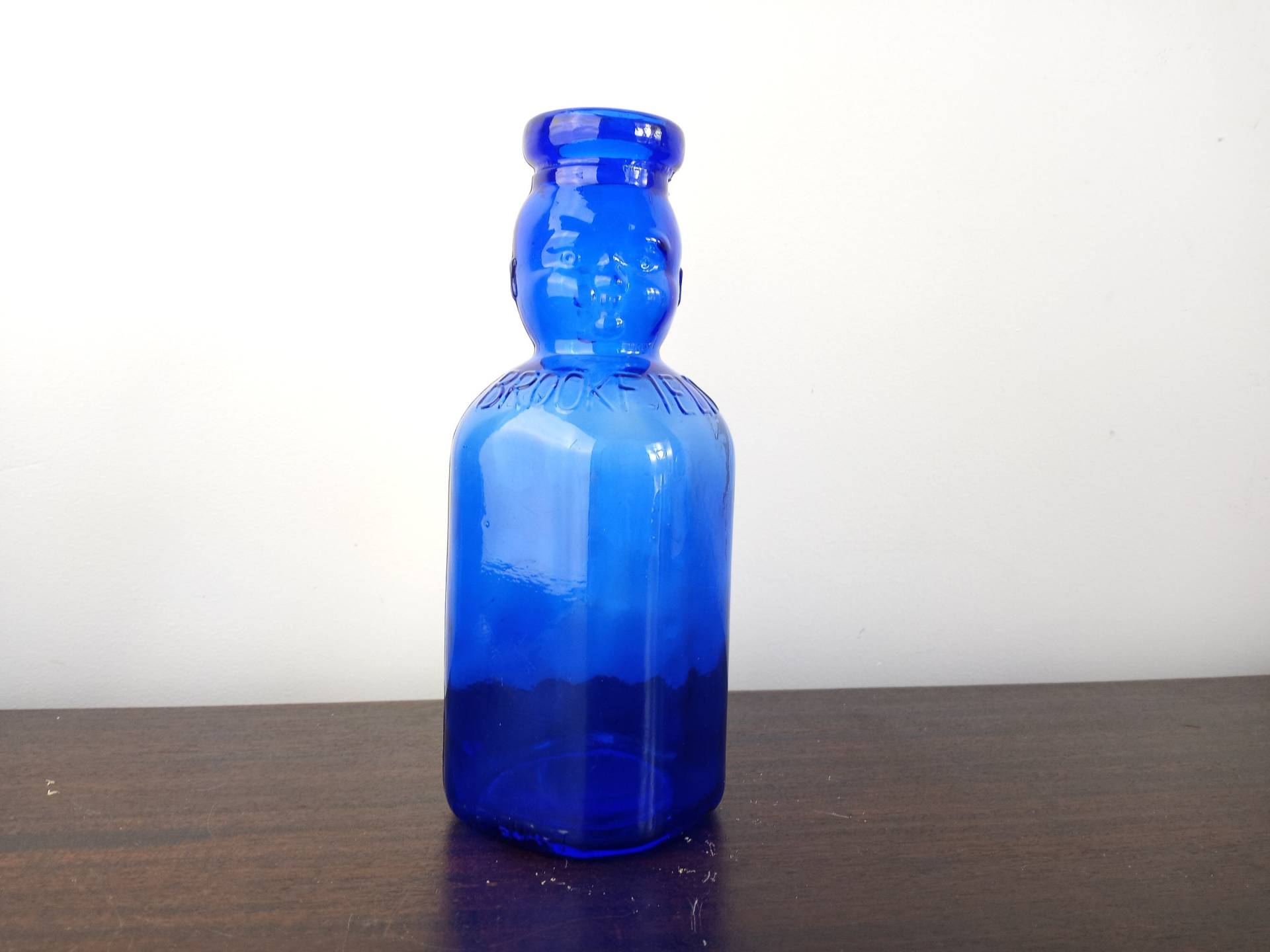 Dekoratives Blaues Glas, Glasmilchflasche, Blaue Flasche, Brookfield Baby Top Chevron von Etsy - TrendTiques