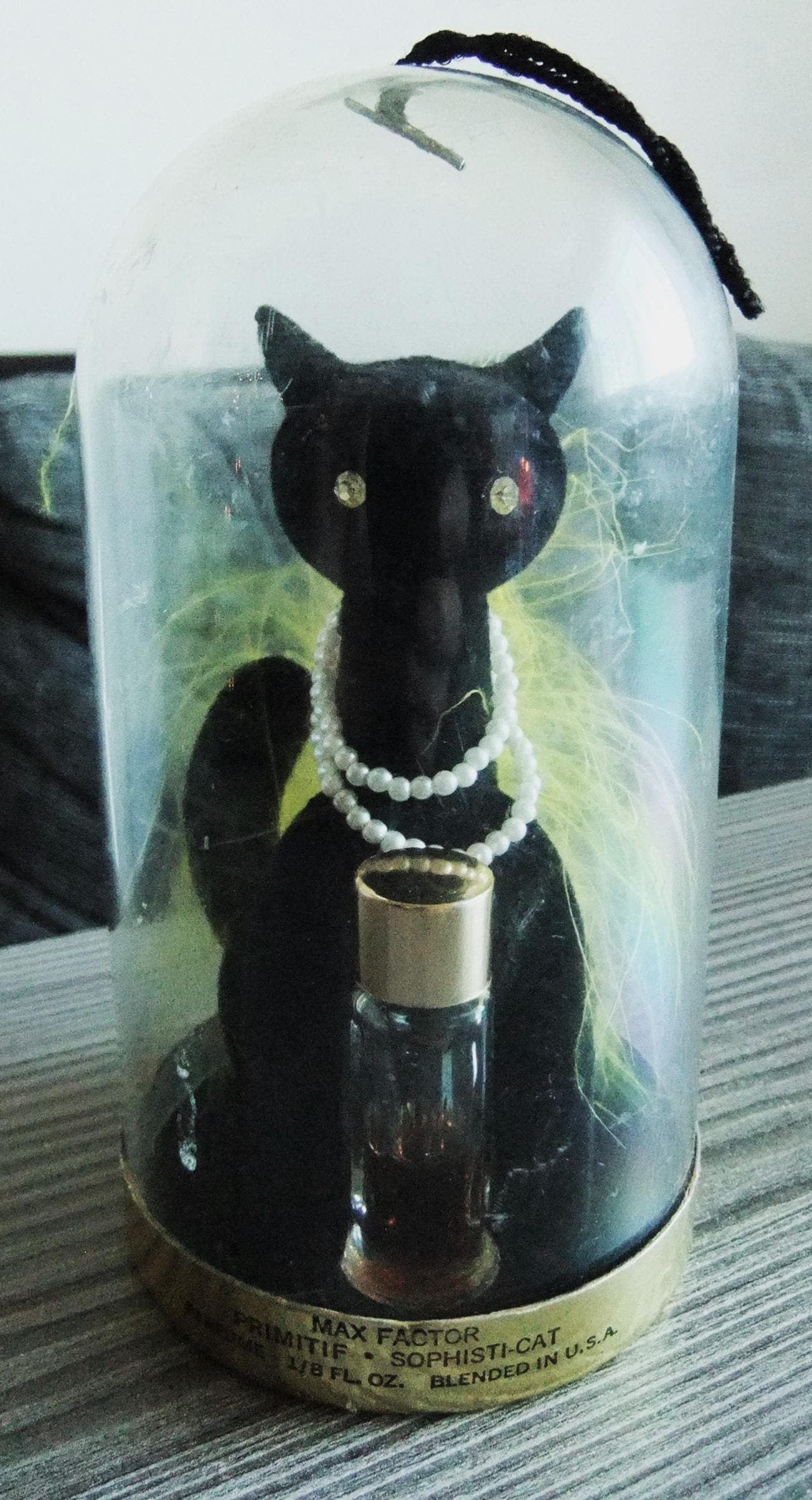 Max Factor Primitife Sophisti Cat Vintage Miniatur Parfüm in Einer Durchsichtigen Kunststoffkuppel von Etsy - TroedelMarie