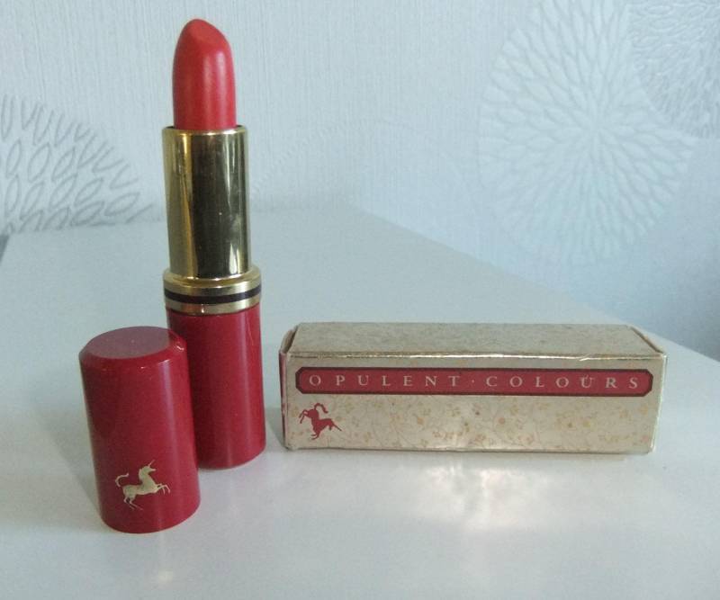 Original Vintage Avon Lippenstift Inkl. Überkarton, Der Ist Unbenutzt Und Neu von Etsy - TroedelMarie