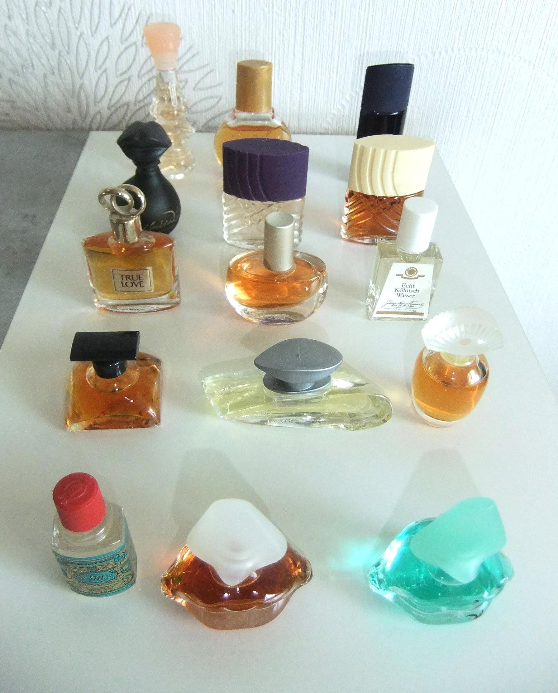 Konvolut-Sammlung Vintage Miniaturparfüms/Edt Konvolut-Sammlung Vintage Miniaturparfüms/Edt von Etsy - TroedelMarie