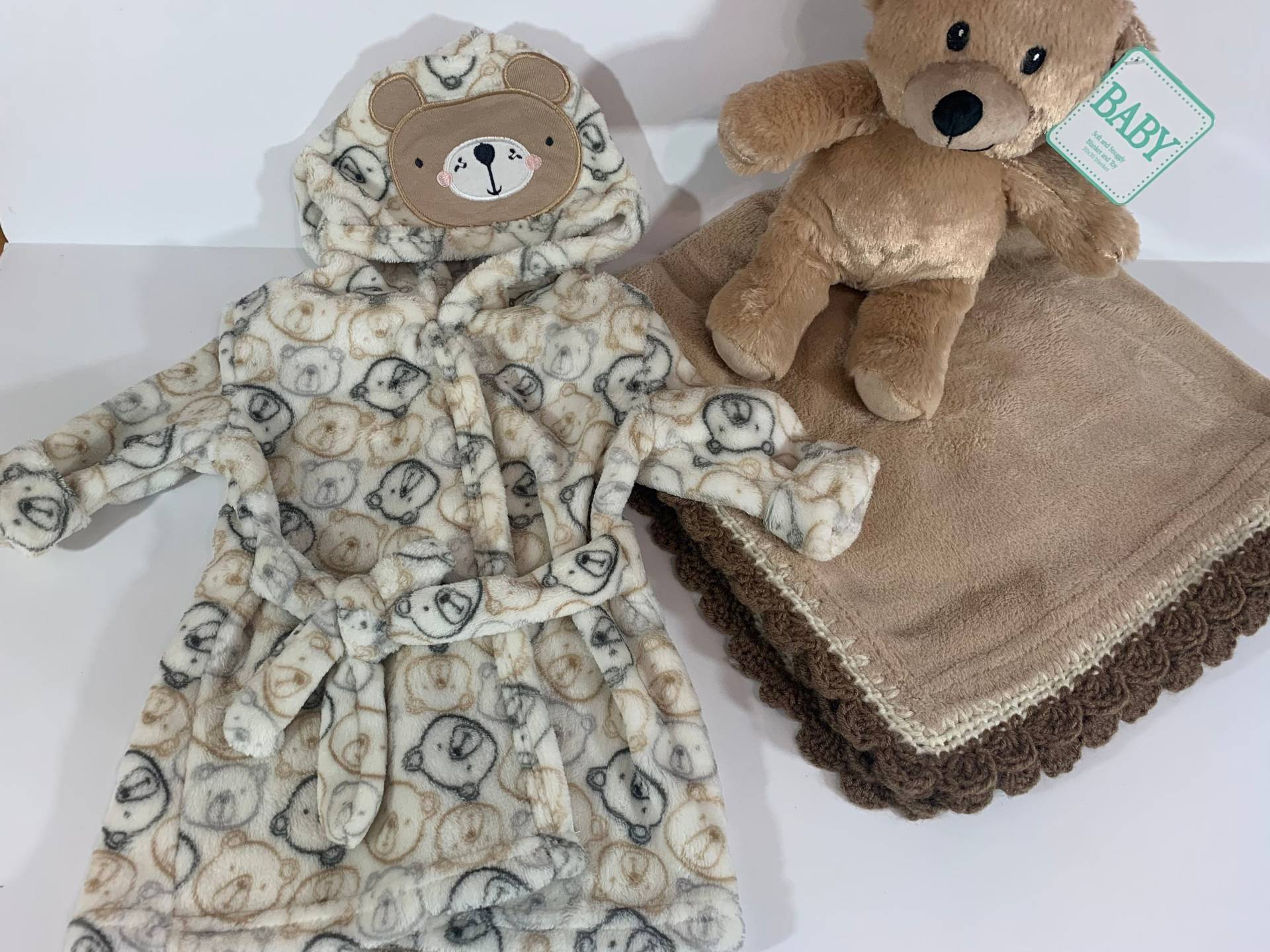 Braunbär Häkeldecke Babydecke Geschenk Set - Decke, Bär Plüsch & Robe Braunbär Häkeldecke Babydecke Geschenk Set - Decke, Bär Plüsch & Robe von Etsy - TruPrettyDesigns