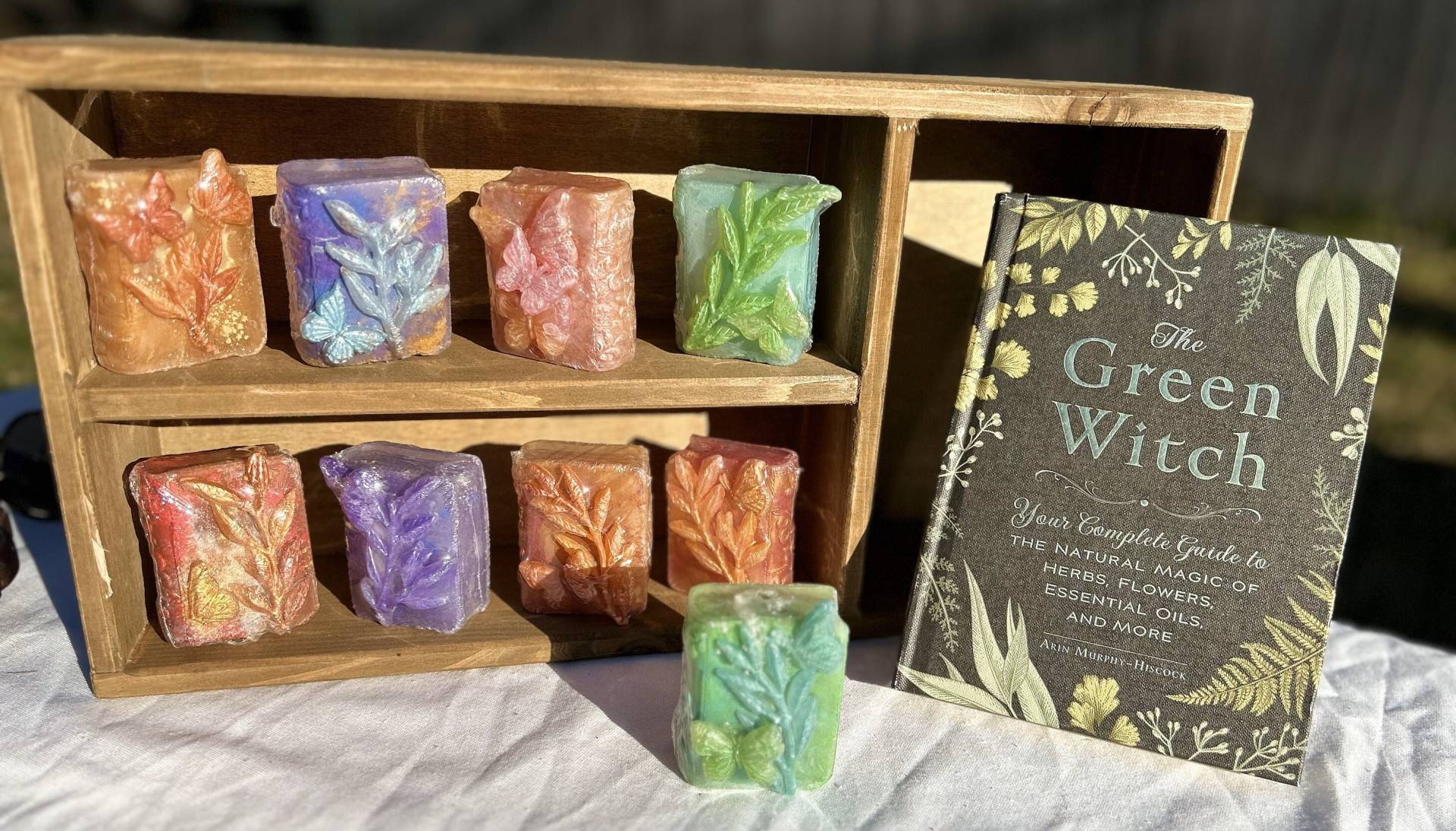 Bücherwurm Schmetterling Handgemachte Honig Seife Bar von Etsy - UPWoodlandWitch