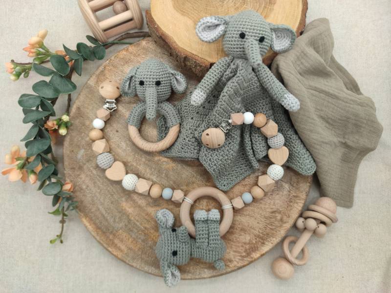 Geschenkset "Elefant" | Schmusetuch Rassel Kinderwagenkette von Etsy - Unverbluemtes