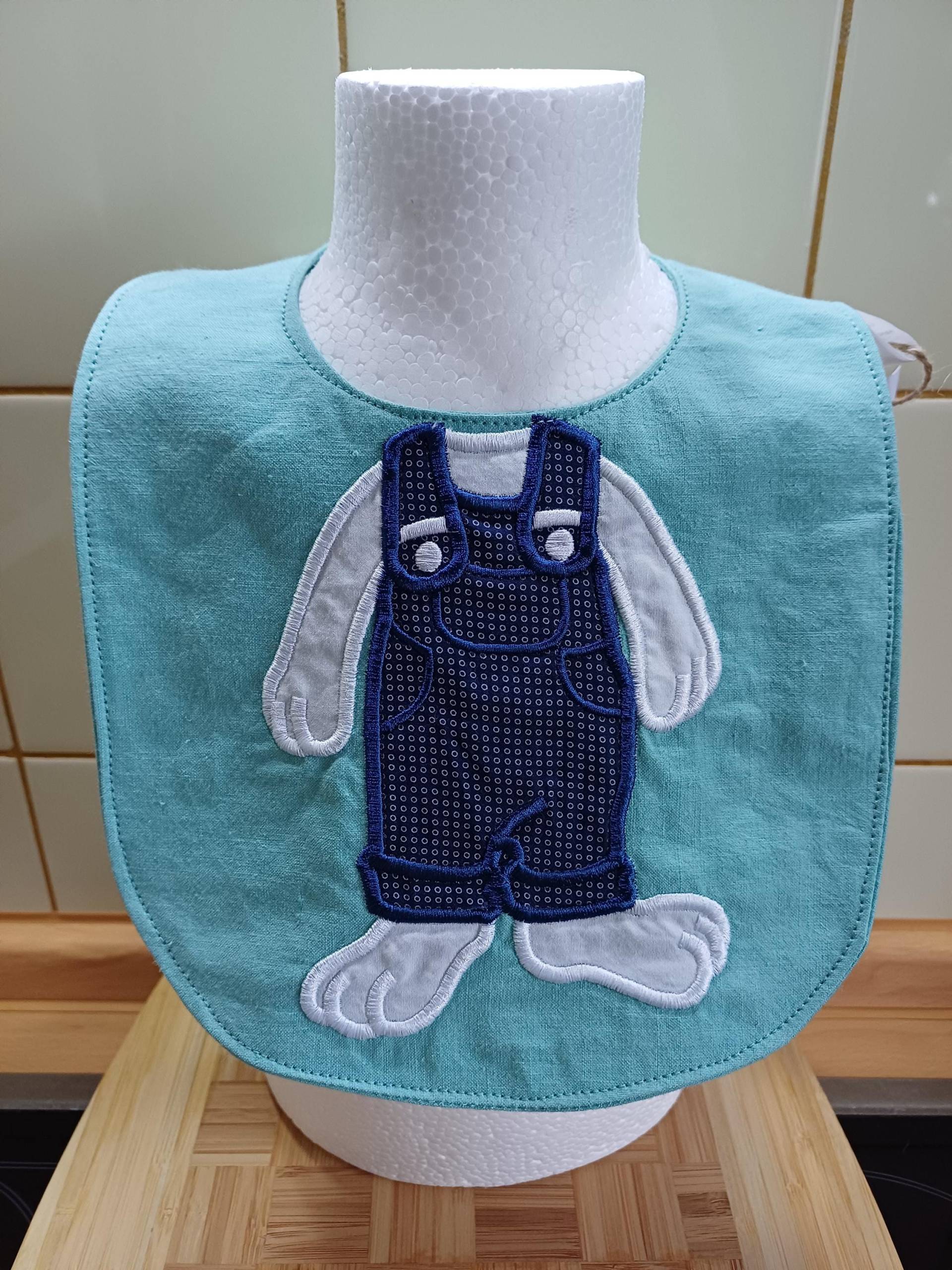 Babylätzchen "Hase" Bestickt - Grün/Blau/Weiß Upcycling Unikat Handarbeit #618 Babylätzchen "Hase" Bestickt - Grün/Blau/Weiß Upcycling Unikat Handarbeit #618 von Etsy - UpcyclingbyPaMue