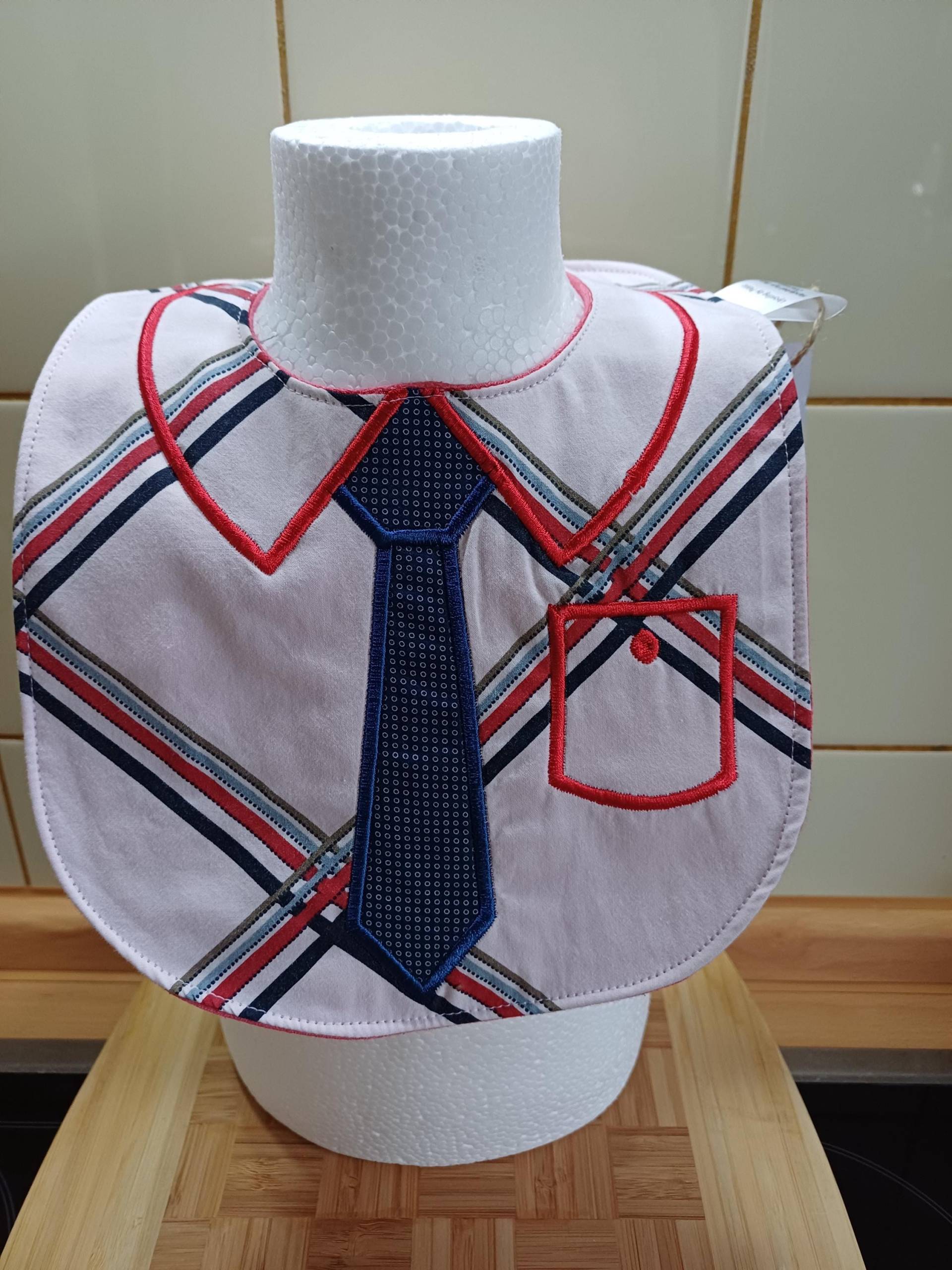 Babylätzchen "Hemd & Krawatte" Bestickt - Weiß/Rot Upcycling Unikat Handarbeit #603 Babylätzchen "Hemd & Krawatte" Bestickt - Weiß/Rot Upcycling Unikat Handarbeit #603 von Etsy - UpcyclingbyPaMue