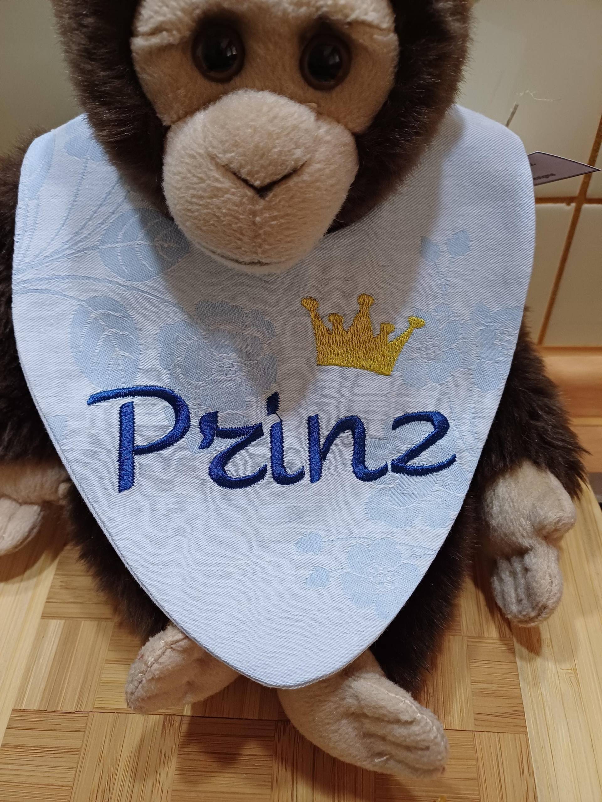 Besticktes Sabberlätzchen/Halstuch Für Babys "Prinz" - Blau Upcycling Unikat Handarbeit #259 Besticktes Sabberlätzchen/Halstuch Für Babys "Prinz" - Blau Upcycling Unikat Handarbeit #259 von Etsy - UpcyclingbyPaMue