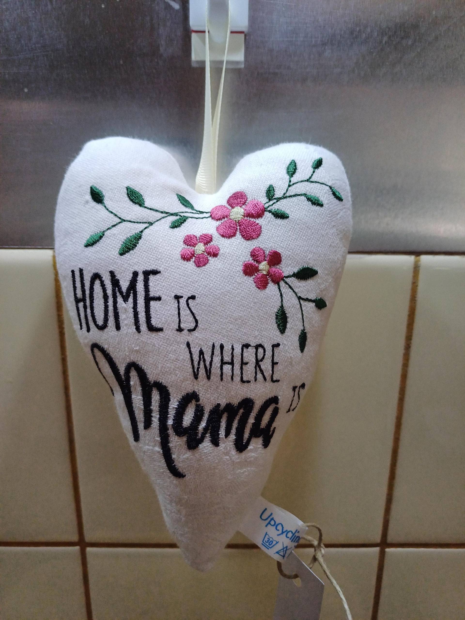 Herz "Home Is Where Mama Is" - Als Geschenk Oder Deko Unikat Upcycling #275 Herz "Home Is Where Mama Is" - Als Geschenk Oder Deko Unikat Upcycling #275 von Etsy - UpcyclingbyPaMue