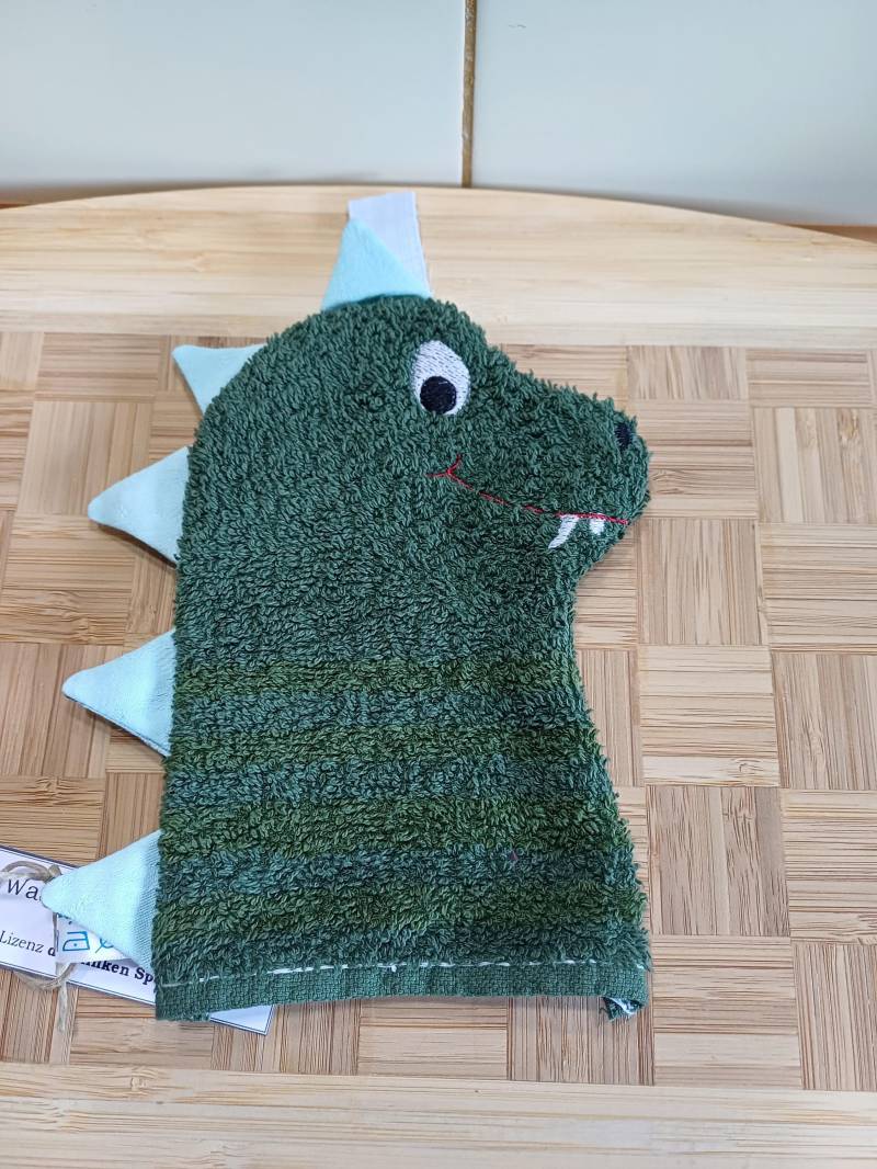 Kinder-Waschlappen Dino Grün - Upcycling Unikat Handarbeit #152 von Etsy - UpcyclingbyPaMue