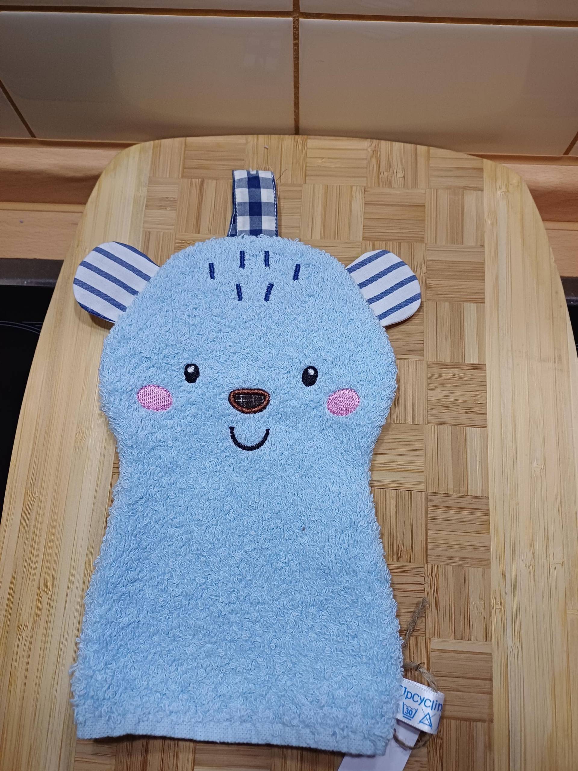 Tier-Waschlappen Bär - Blau Upcycling Unikat Handarbeit #582 Tier-Waschlappen Bär - Blau Upcycling Unikat Handarbeit #582 von Etsy - UpcyclingbyPaMue