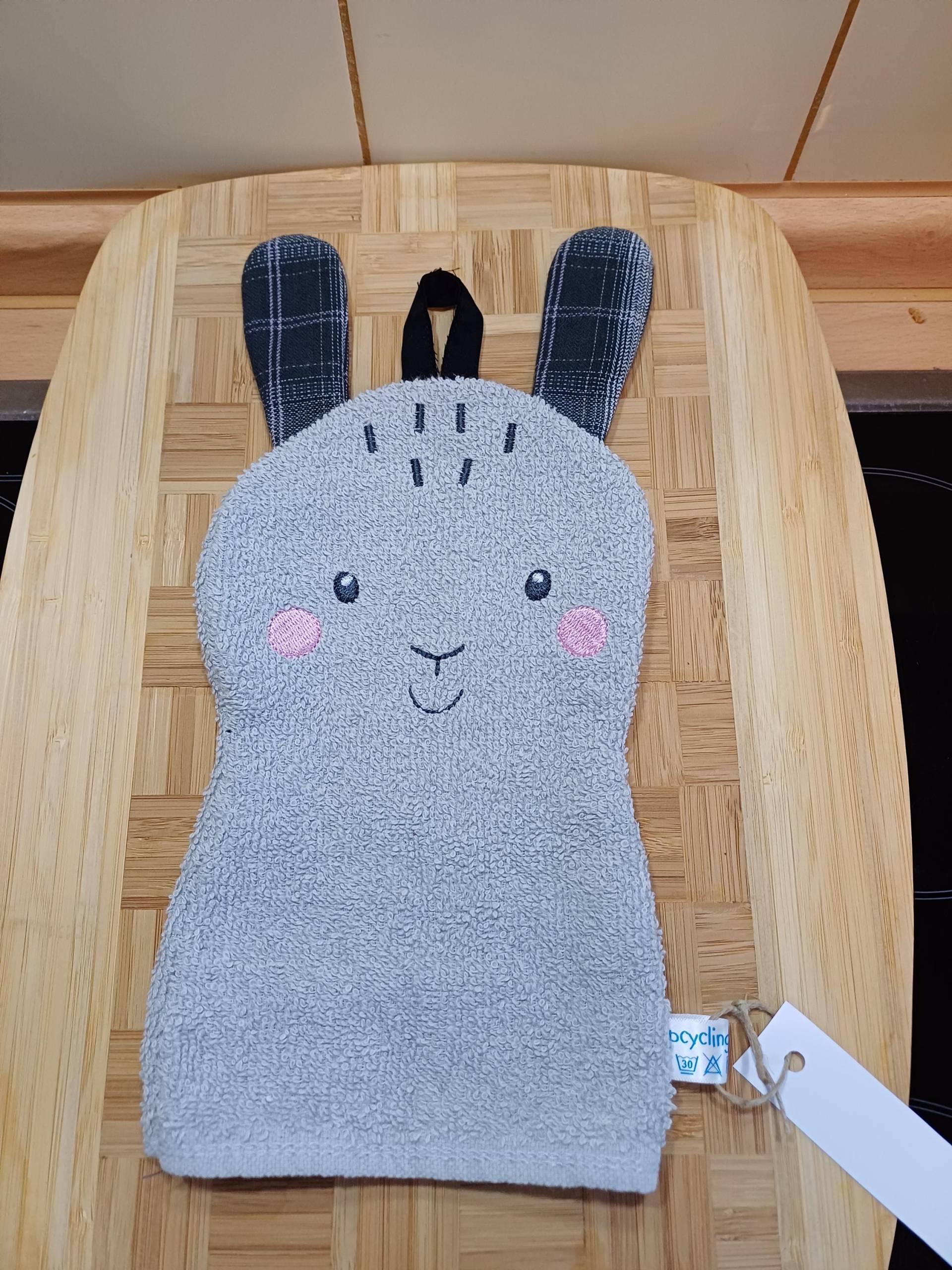 Tier-Waschlappen Hase Weiß - Upcycling Unikat Handarbeit #175 von Etsy - UpcyclingbyPaMue