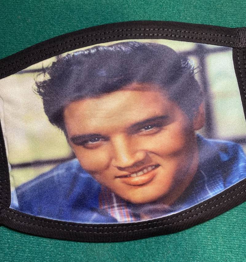 Rock & Roll Lächelnde Elvis Presley Gesichtsmaske Wiederverwendbare Waschbare Doppelschicht von Etsy - UptownCustomMask