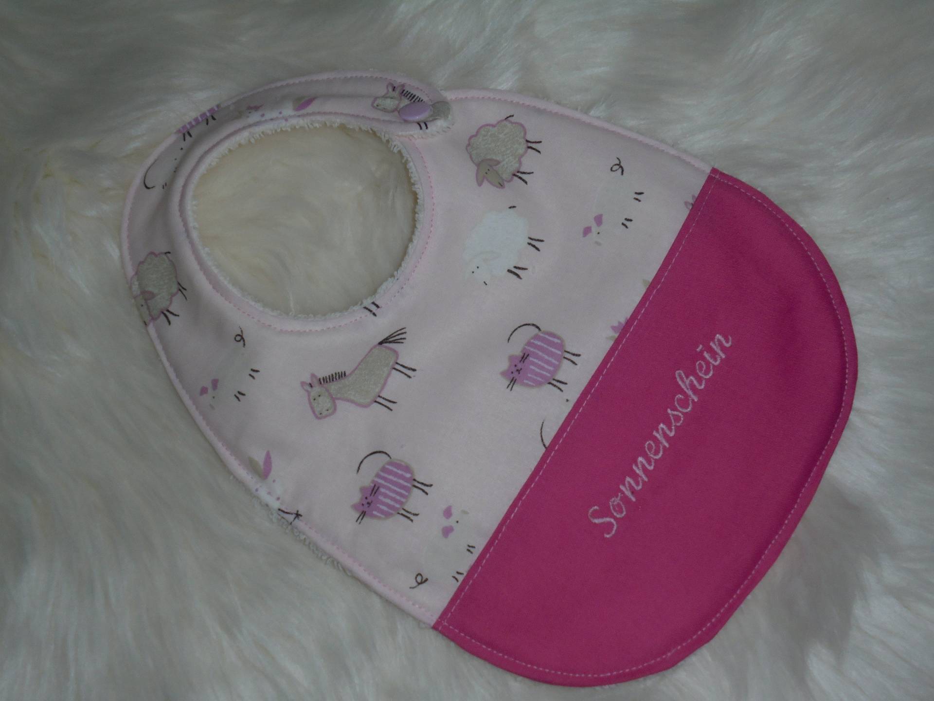 Babylätzchen - Spucktuch Mit Namen Babylätzchen - Spucktuch Mit Namen von Etsy - UrdesGeschenke