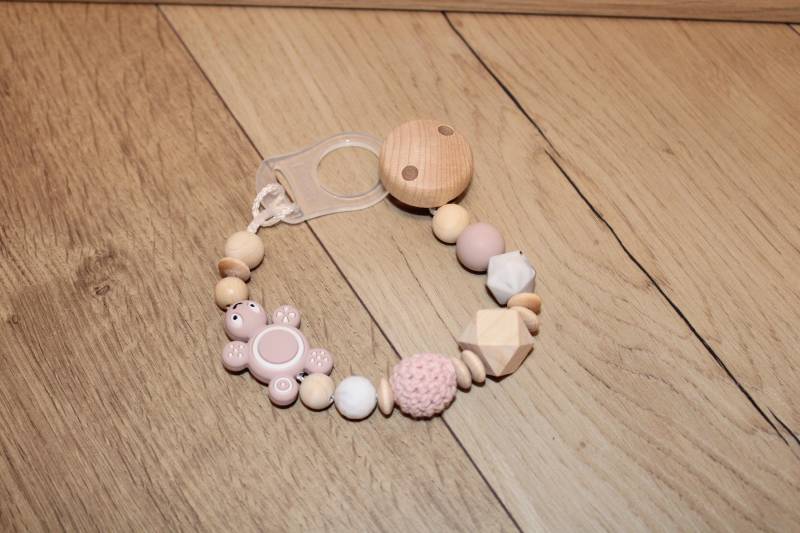 Schnullerkette Baby Geburt Taufe Geschenk Newborn Holz Natur Dezente Farben Rosa Altrosa Schildkröte Mädchen Teamrosa von Etsy - VanziisKreativladn