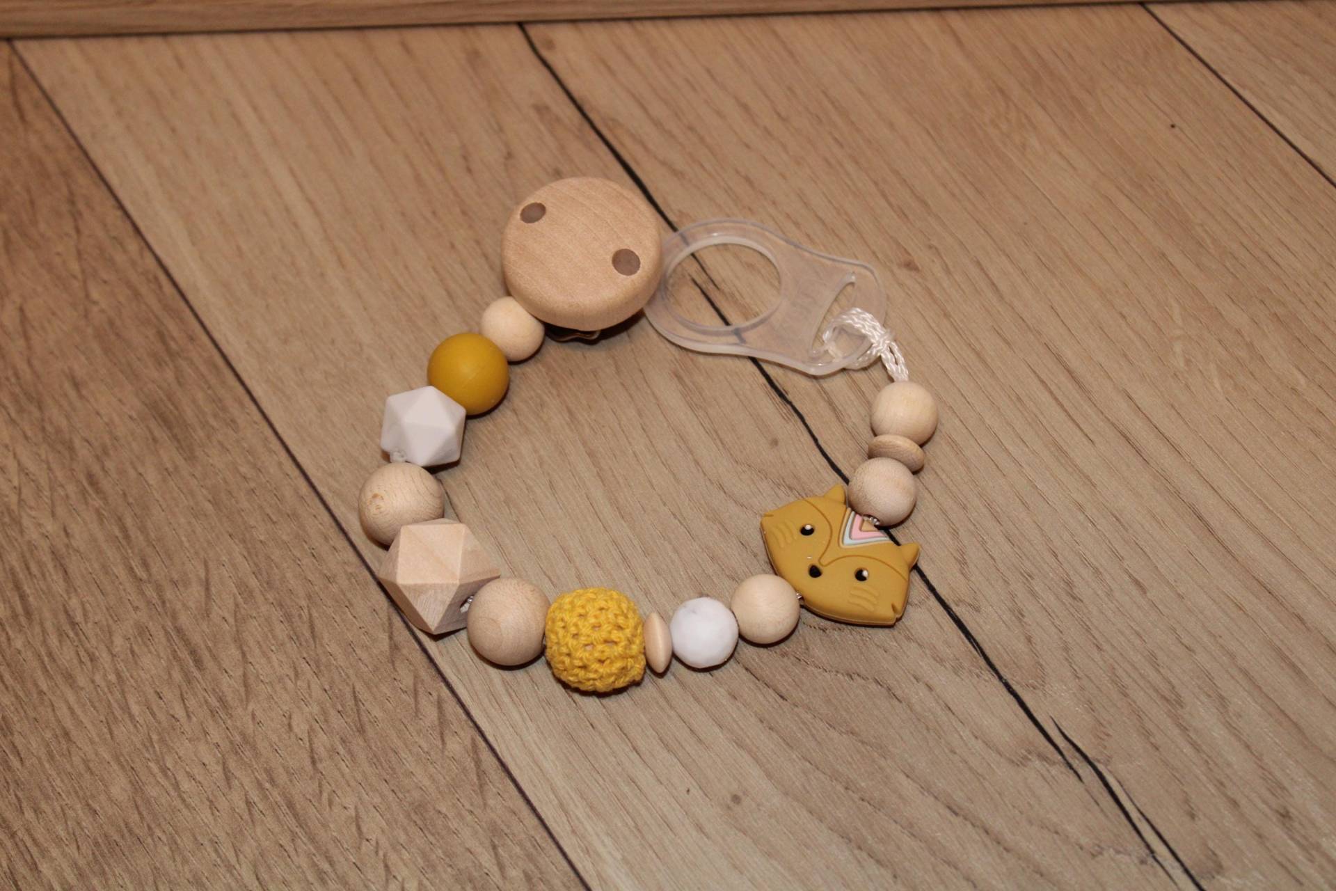 Schnullerkette Baby Geburt Taufe Geschenk Newborn Holz Natur Dezente Farben Senfgelb Fuchs Mädchen Junge Unisex von Etsy - VanziisKreativladn