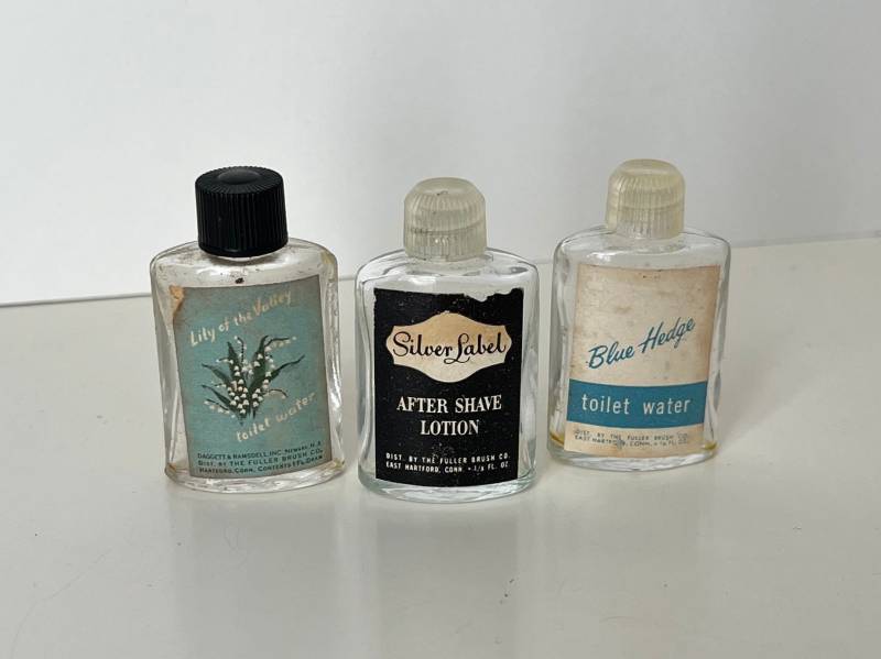 3Er Set 1950Er Mini Parfum Flaschen Blau Hedge Lilie Des Tals Silber Label Duft 50Er Mid Century von Etsy - VelvetCherryVintage