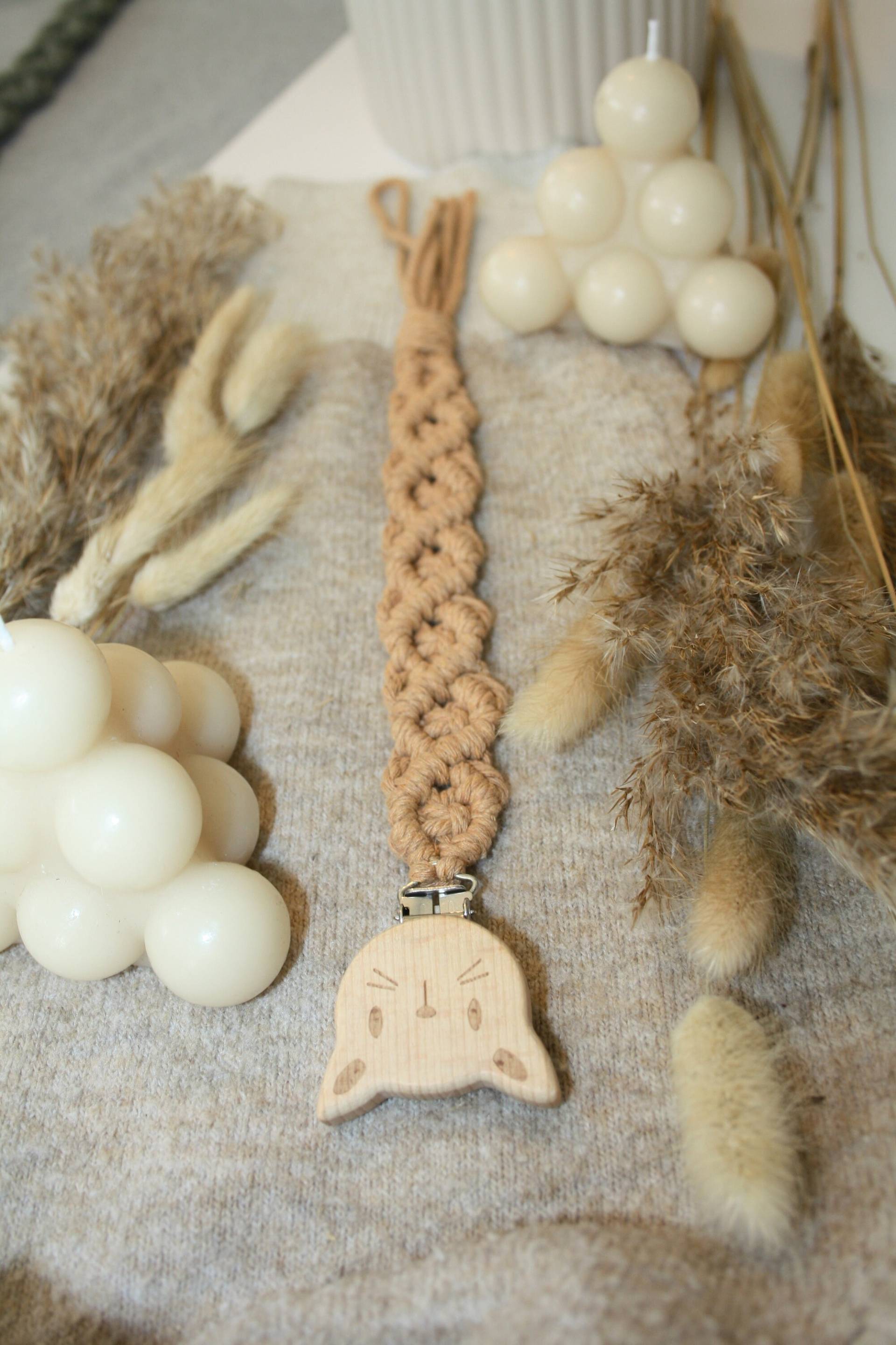 Schnullerkette Makramee Boho von Etsy - VerknotetesGlueck