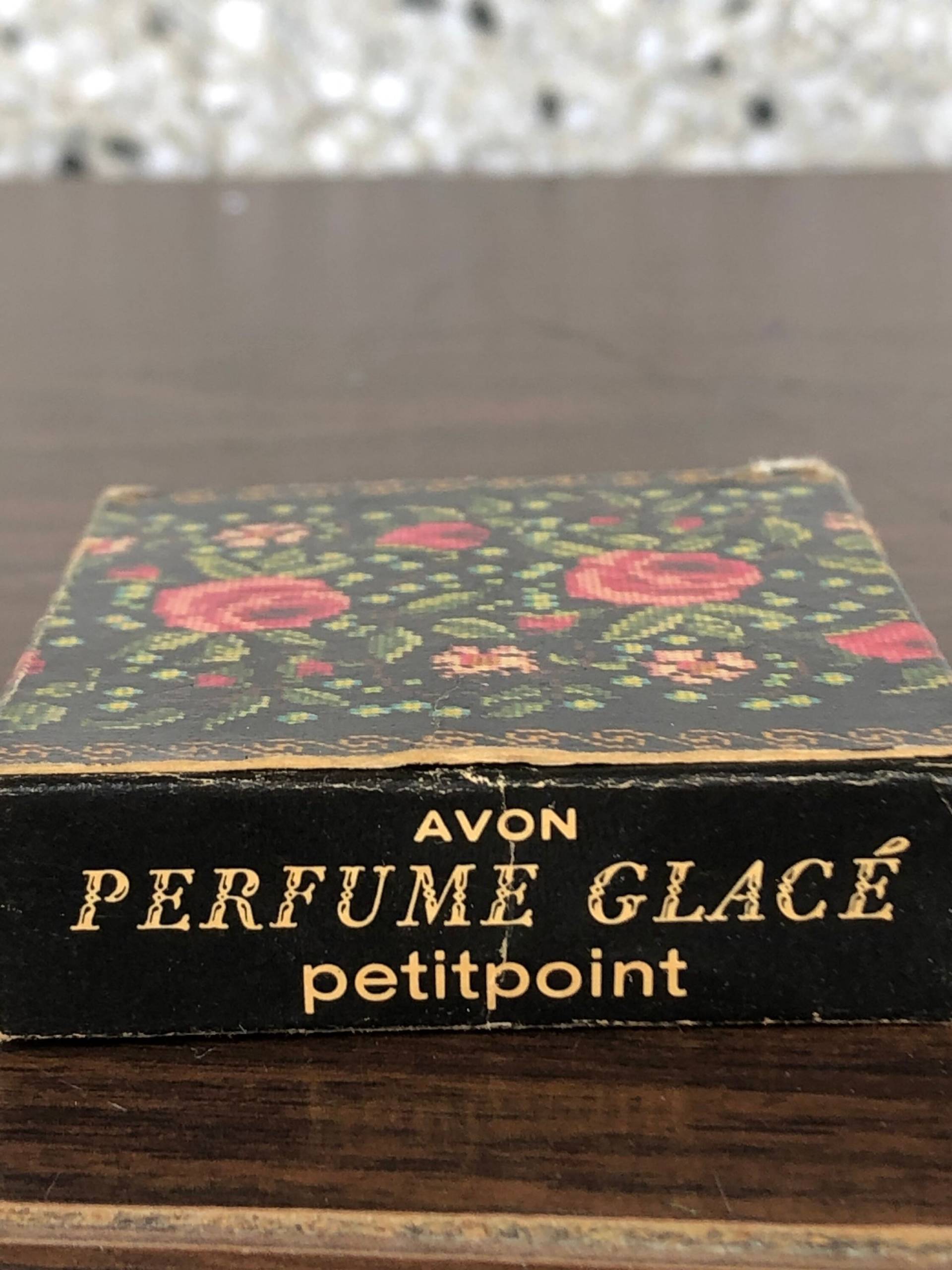 Avon Parfum Blick Petit Point | Getrocknet von Etsy - VickysVintageVenue