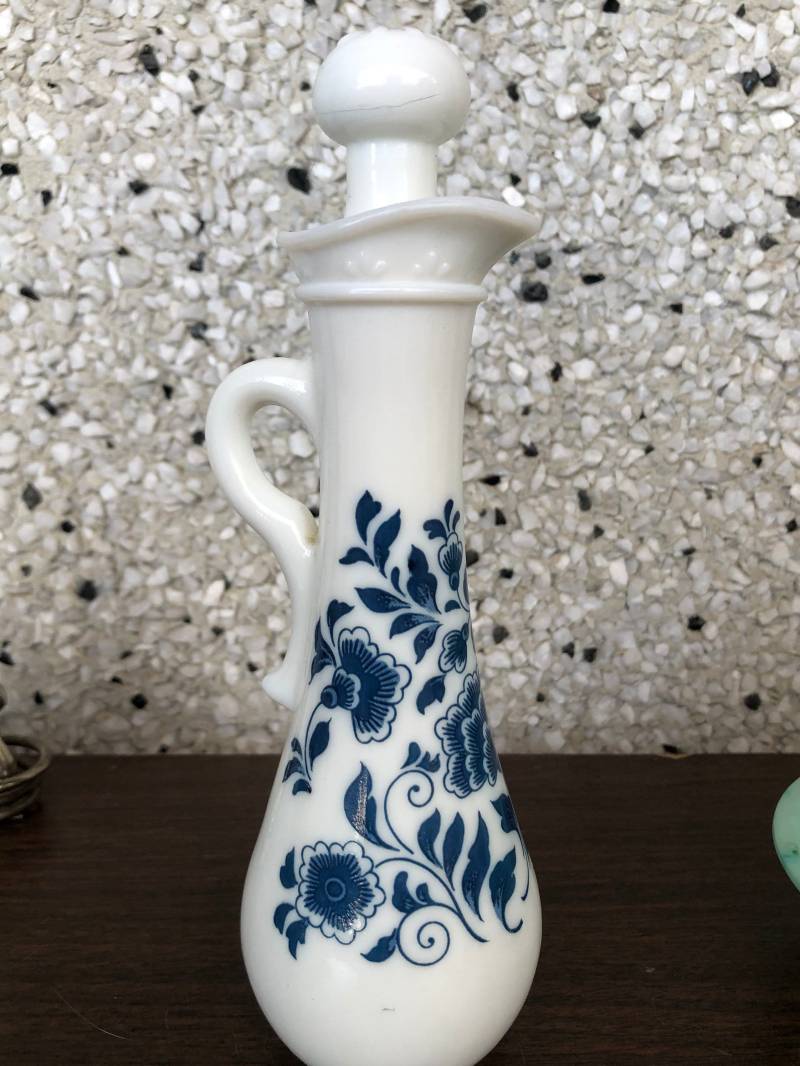 Delft Blaue Avon Vase von Etsy - VickysVintageVenue