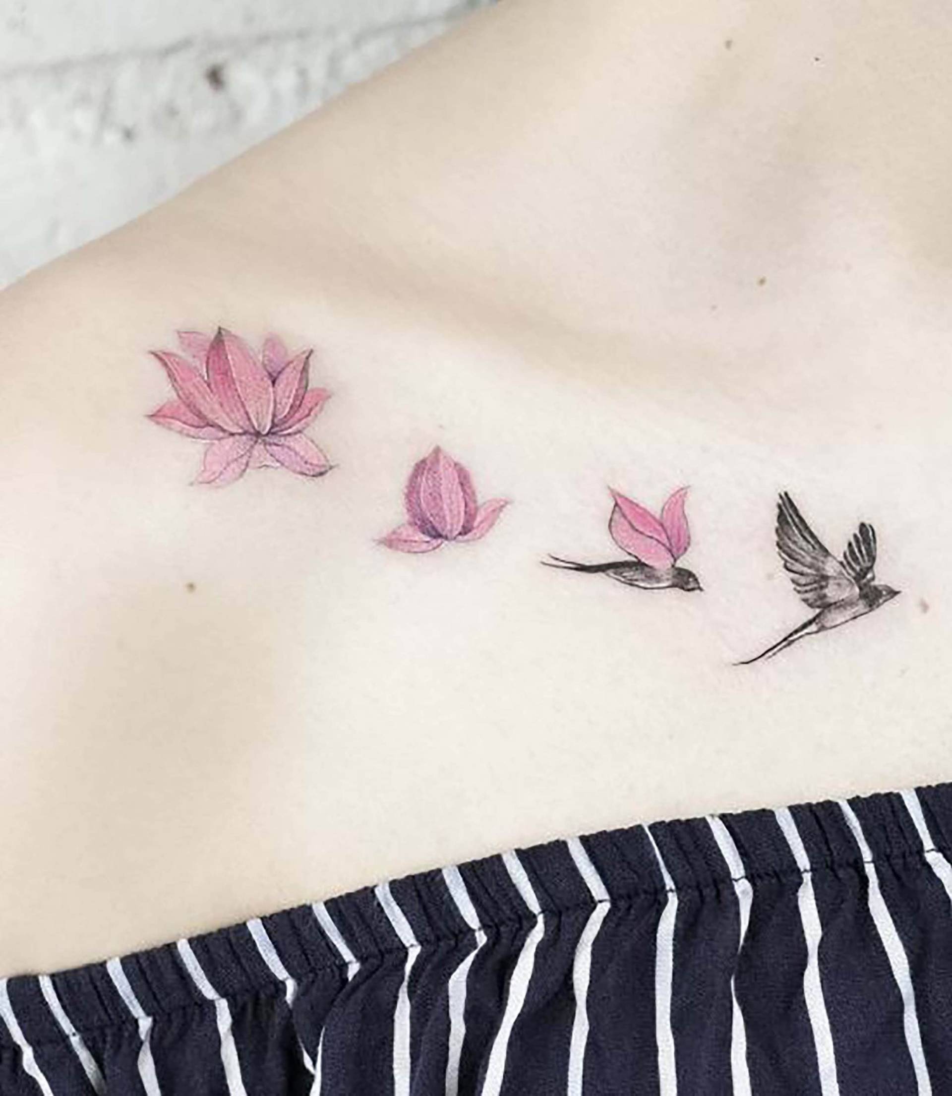 Blühender Lotus Mit Kolibri Temporäres Tattoo Für Frauen-Floral Und Vogel Fake Tattoo-Kleiner Fliegender Aufkleber-Fliegender von Etsy - ViktorNCrafts